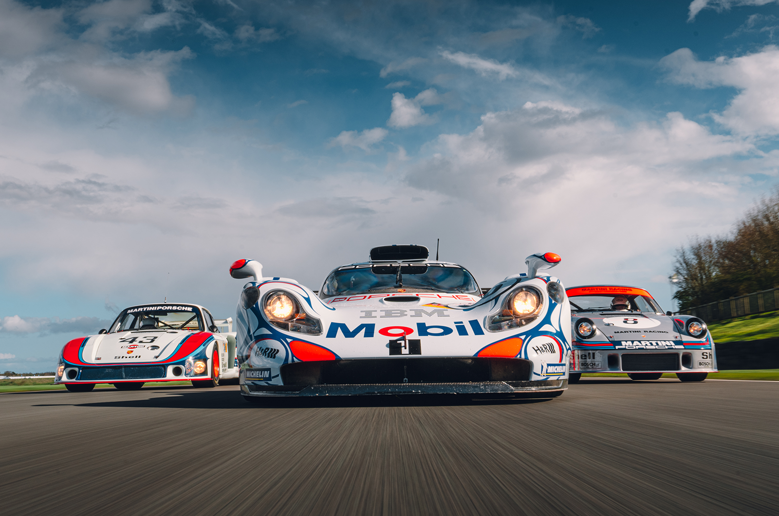 Classic & Sports Car – Porsche 911 turbo racers: blown away