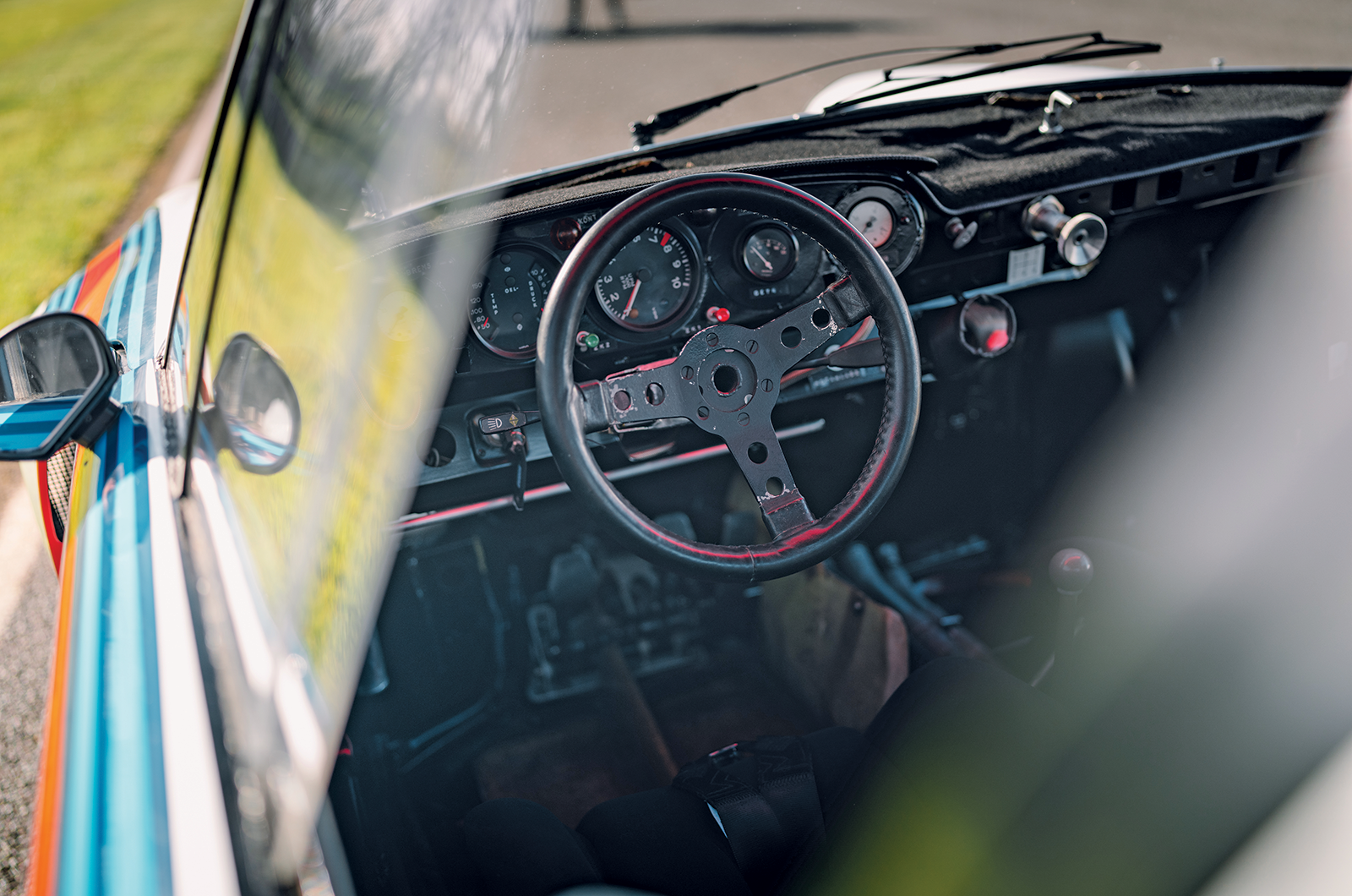 Classic & Sports Car – Porsche 911 turbo racers: blown away