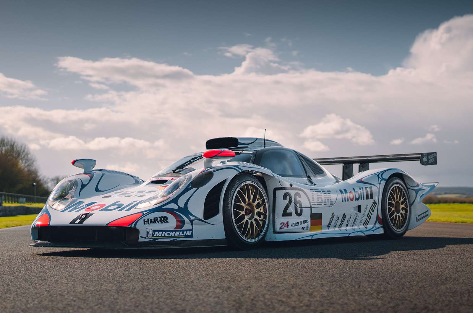 Classic & Sports Car – Porsche 911 turbo racers: blown away