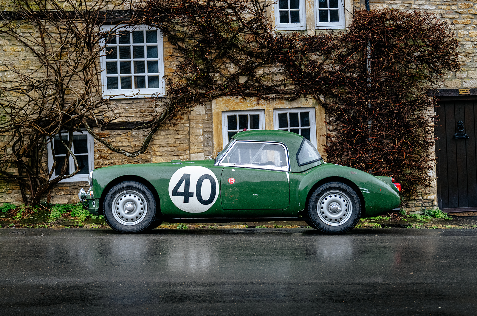Classic & Sports Car – MGA Twin Cam: on track in an ex-works racer