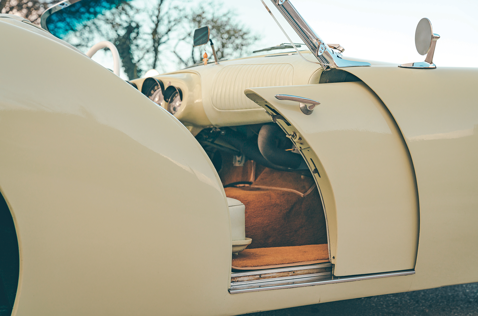 Classic & Sports Car – Kaiser-Darrin KF-161: slide and prejudice