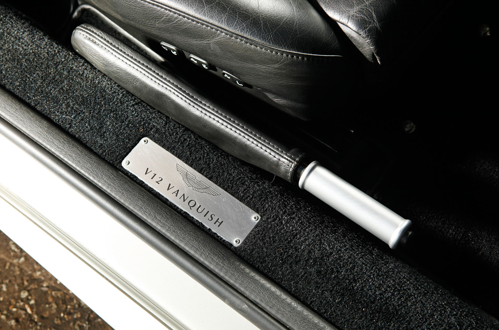 Classic & Sports Car – Aston Martin Vanquish: culture shock