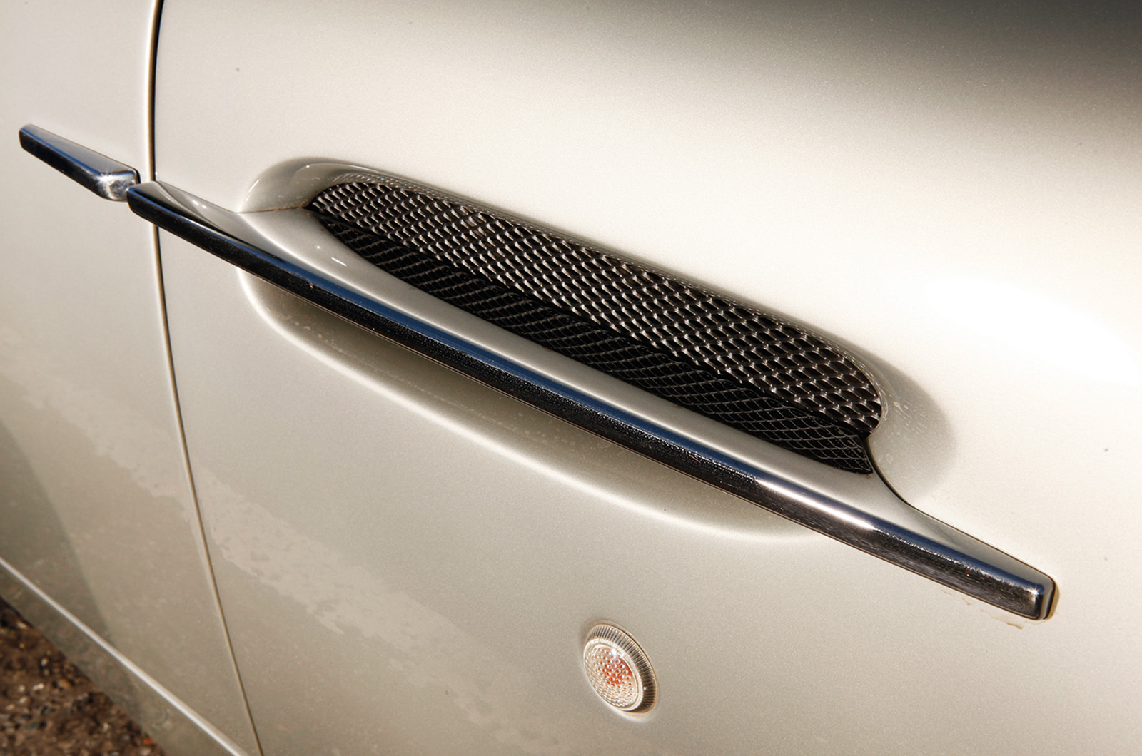 Classic & Sports Car – Aston Martin Vanquish: culture shock