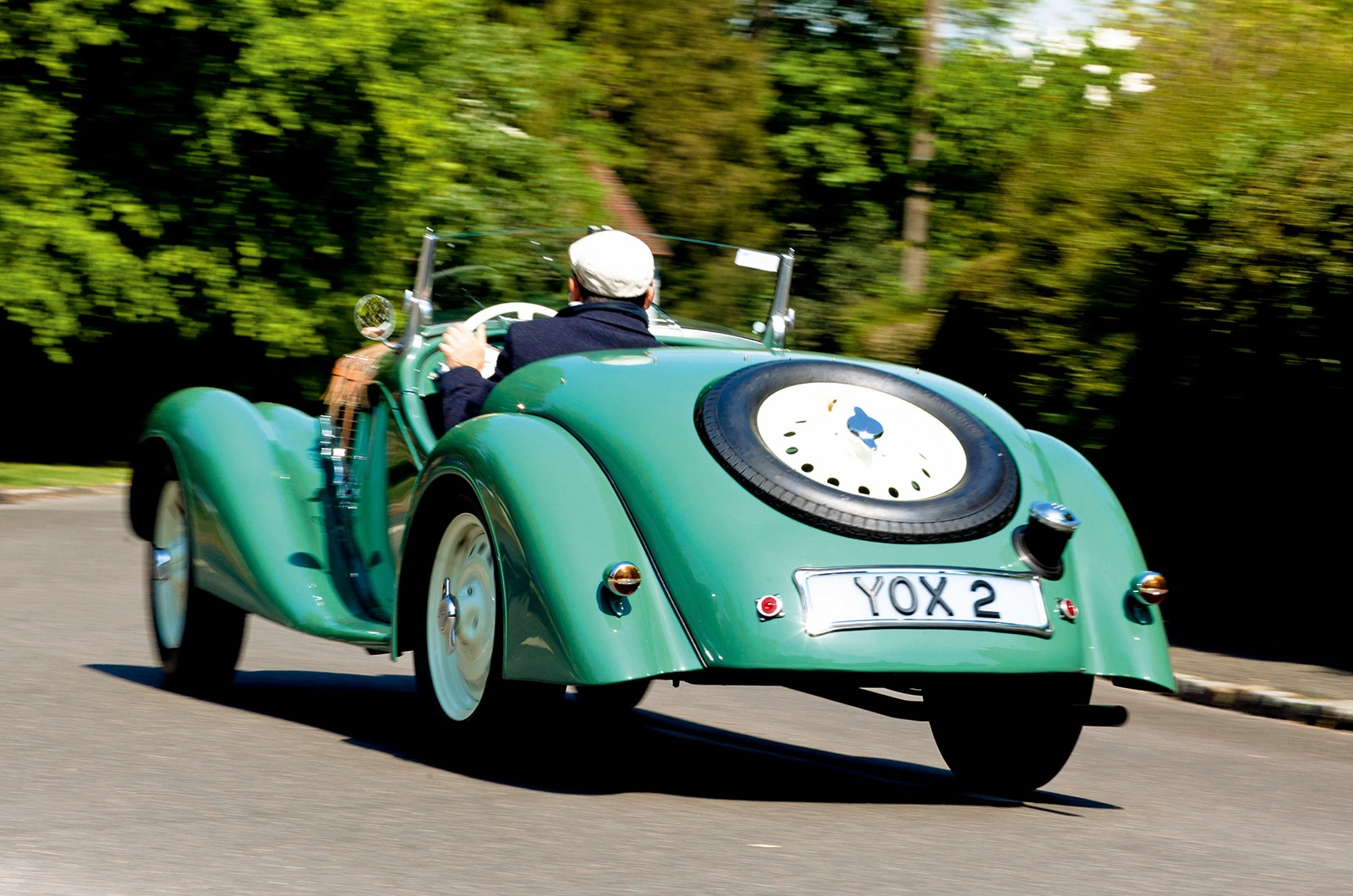 Classic & Sports Car – BMW 328: welcome to the modern world