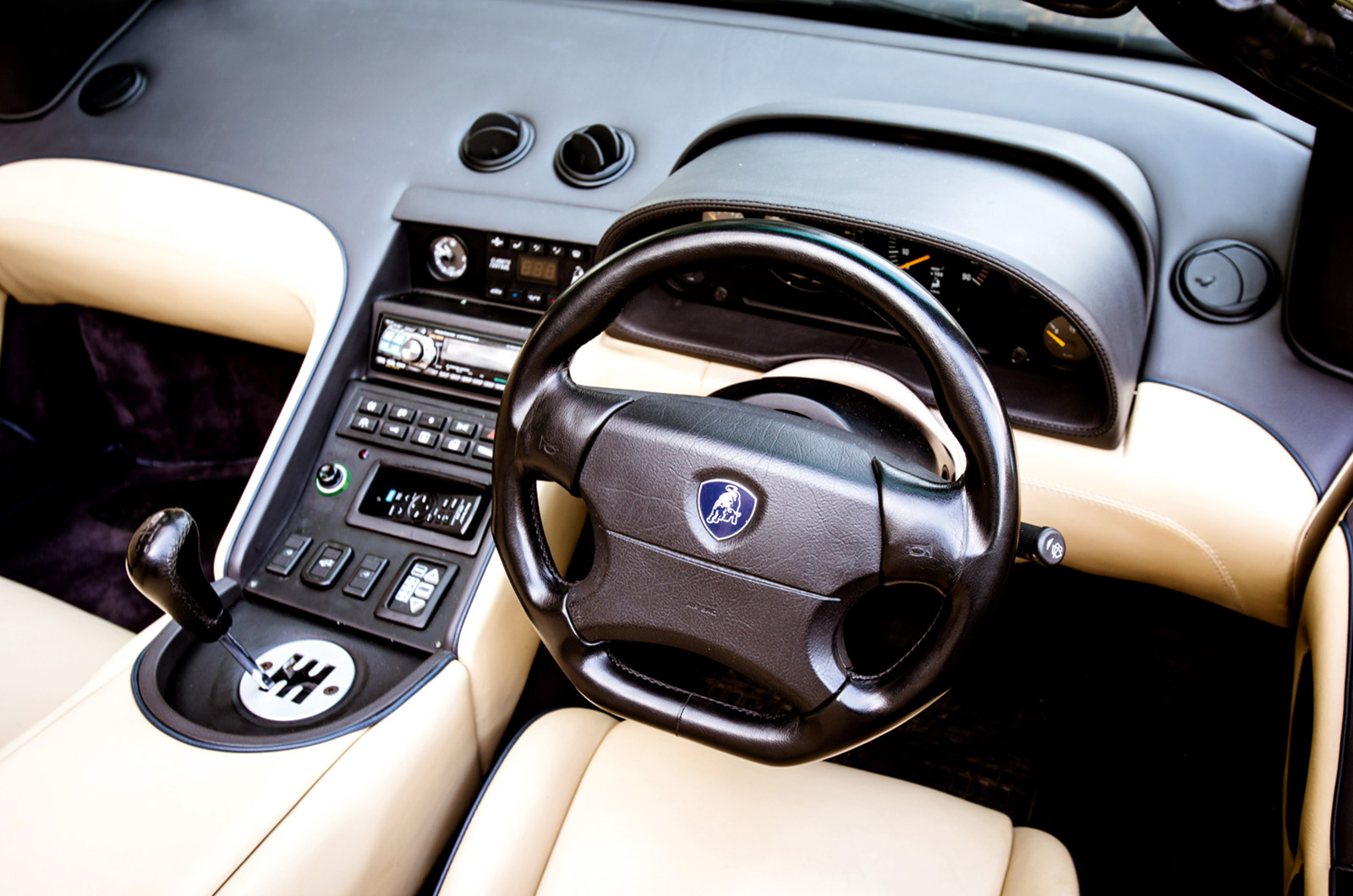 Classic & Sports Car – Lamborghini Diablo VT Roadster: Monarch of the Glen