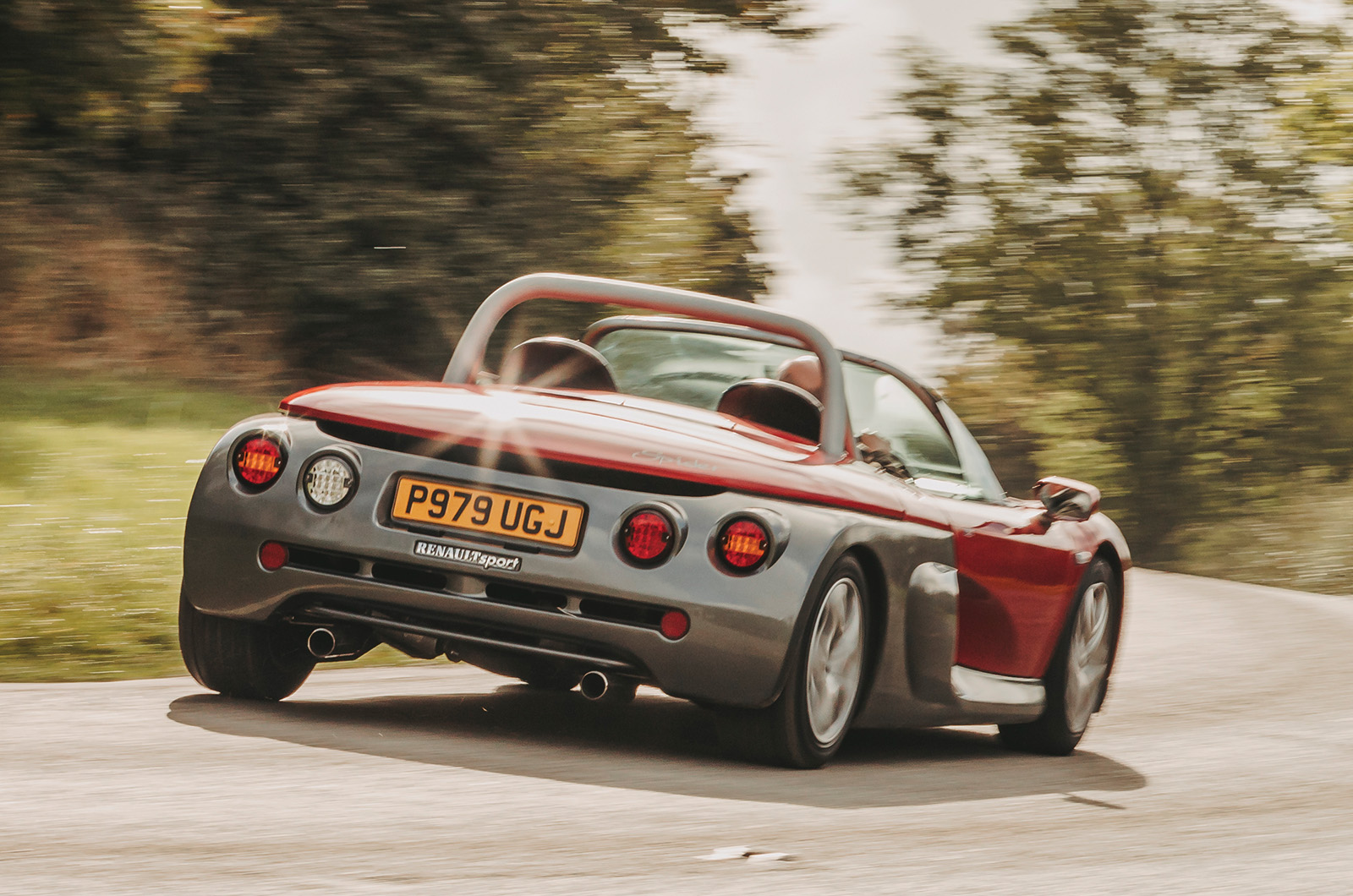 Classic & Sports Car – Renault Sport Spider vs Lotus 340R: diet poke