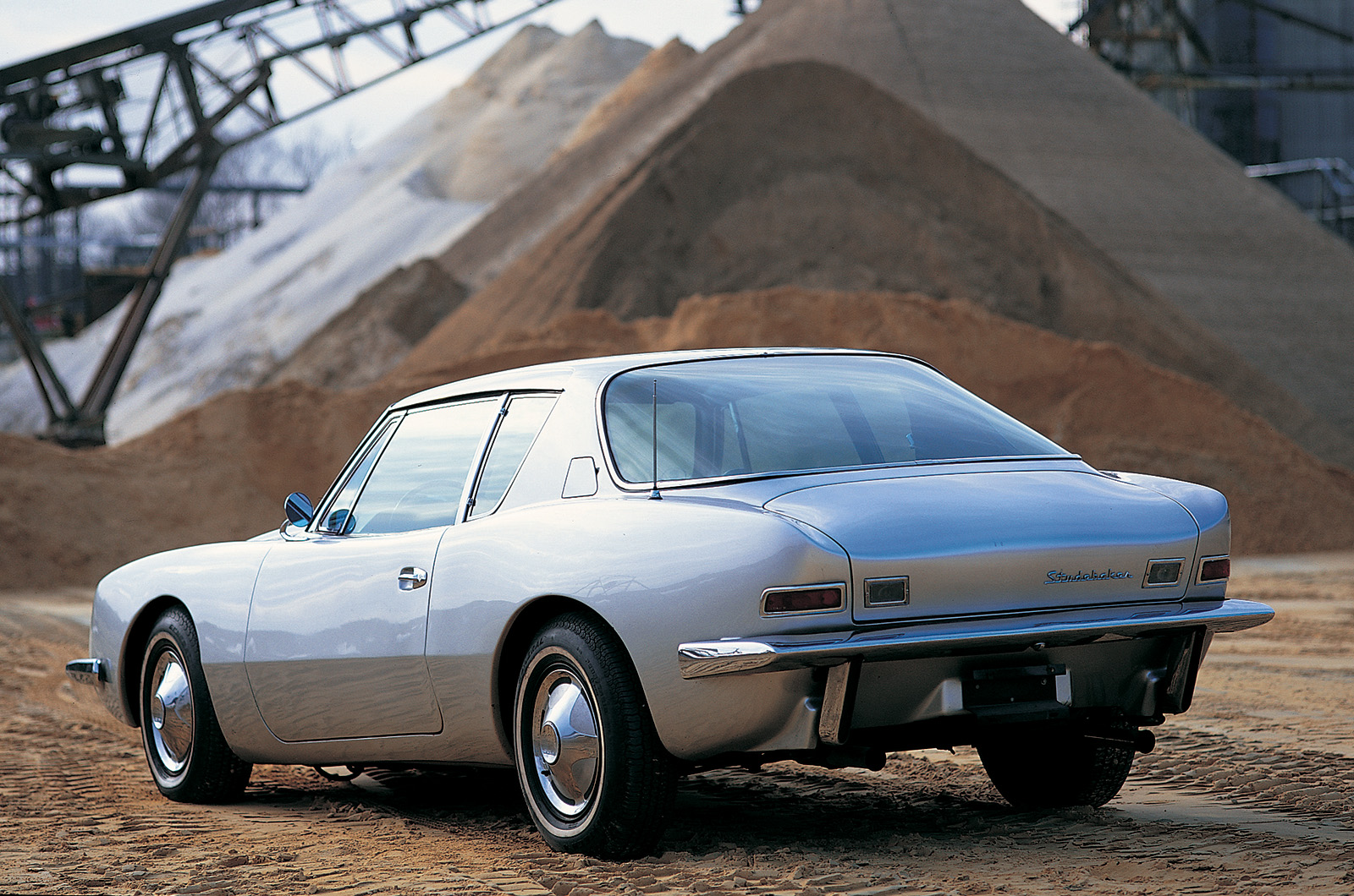 Classic & Sports Car – Studebaker Avanti: Loewy’s rider