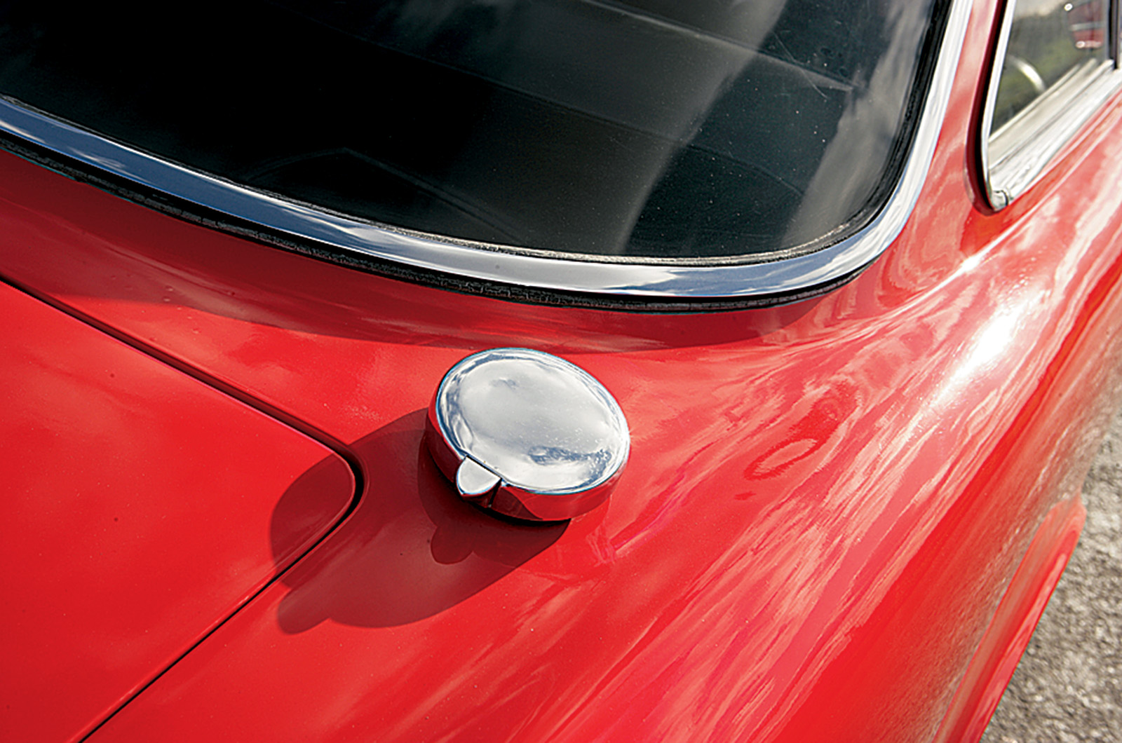 Classic & Sports Car – Aston Martin DBS V8 vs Jensen Interceptor SP vs Gordon-Keeble GK1: ’60s GT showdown