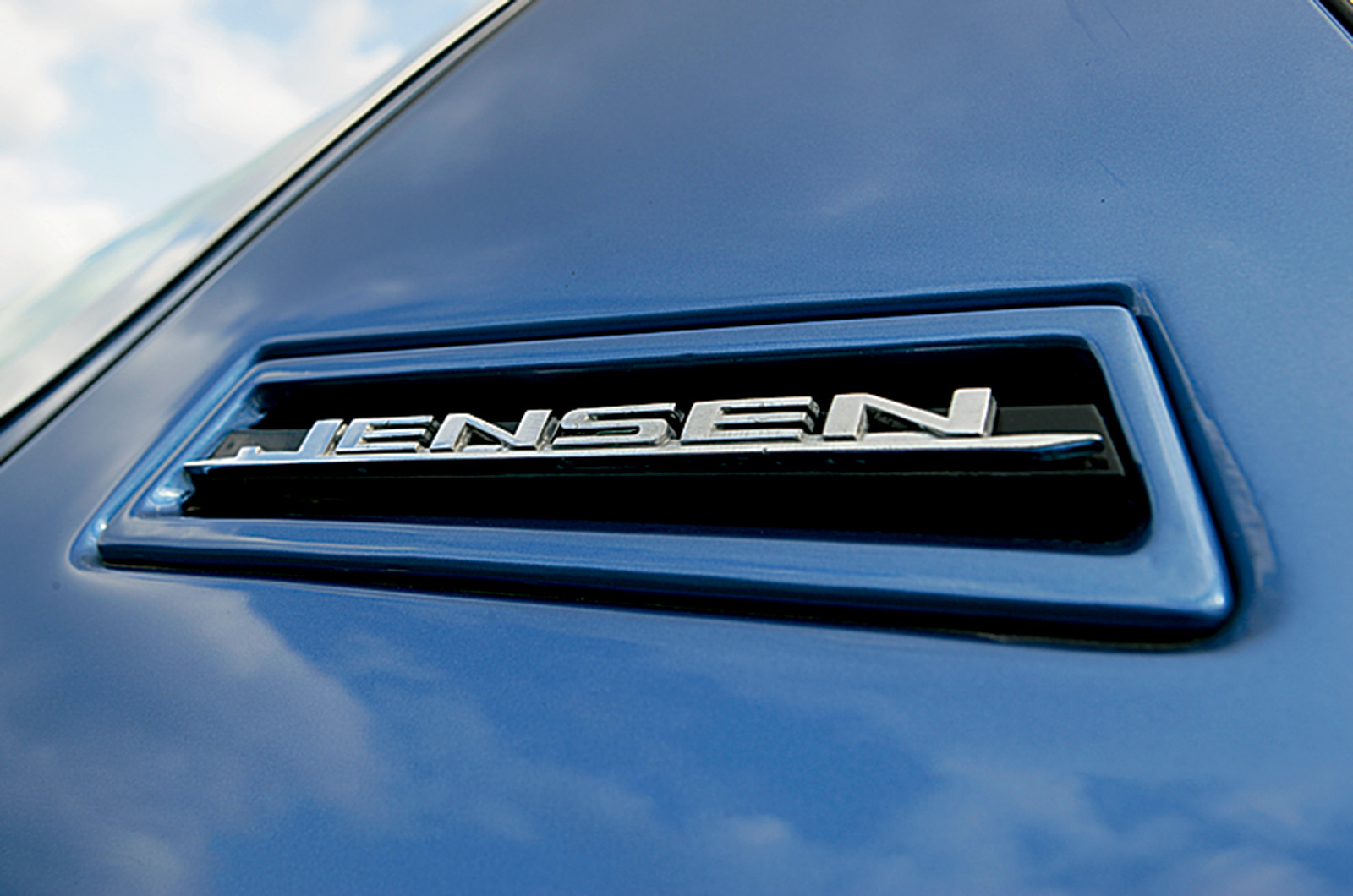 Classic & Sports Car – Aston Martin DBS V8 vs Jensen Interceptor SP vs Gordon-Keeble GK1: ’60s GT showdown