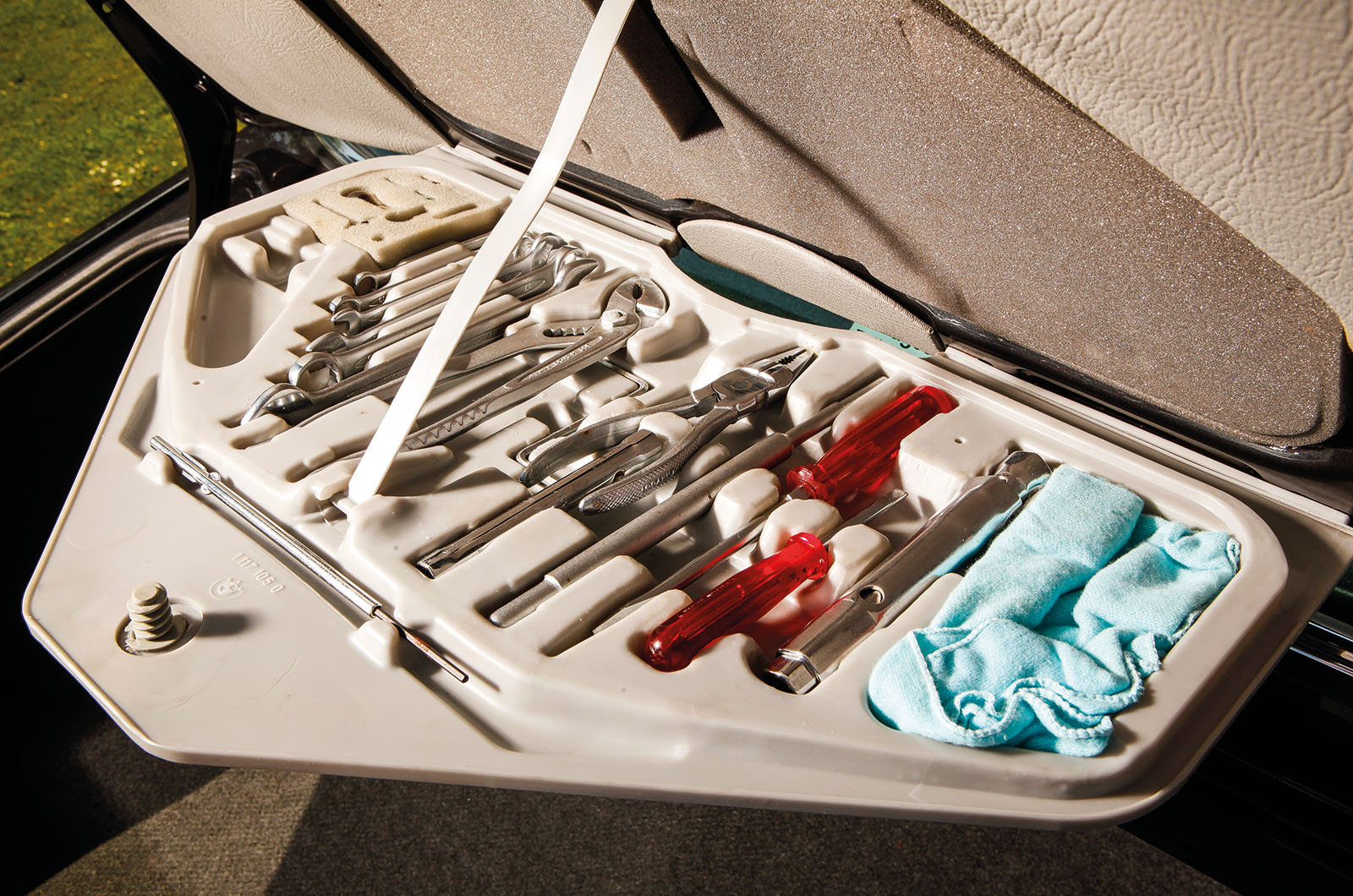 Classic & Sports Car – BMW M635CSi: charting the rise of modern classic cars