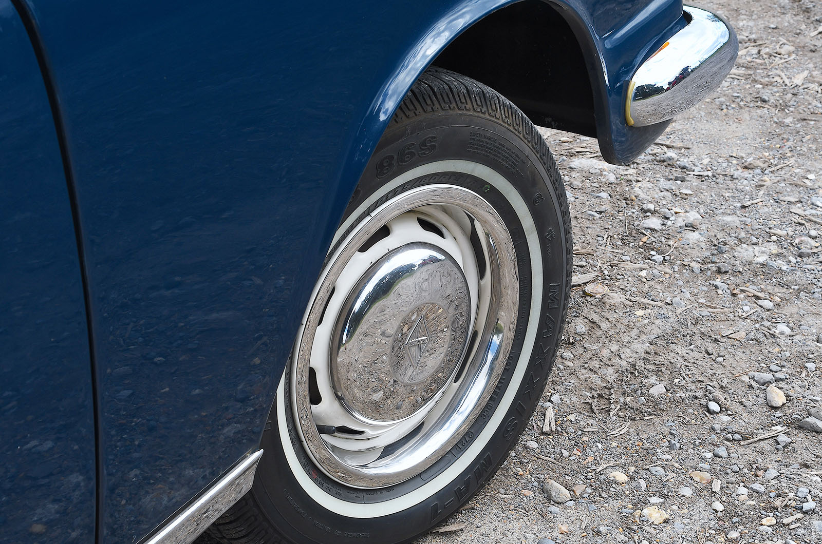 Classic & Sports Car – BMW 2600L vs Borgward P100: Munich meets Bremen