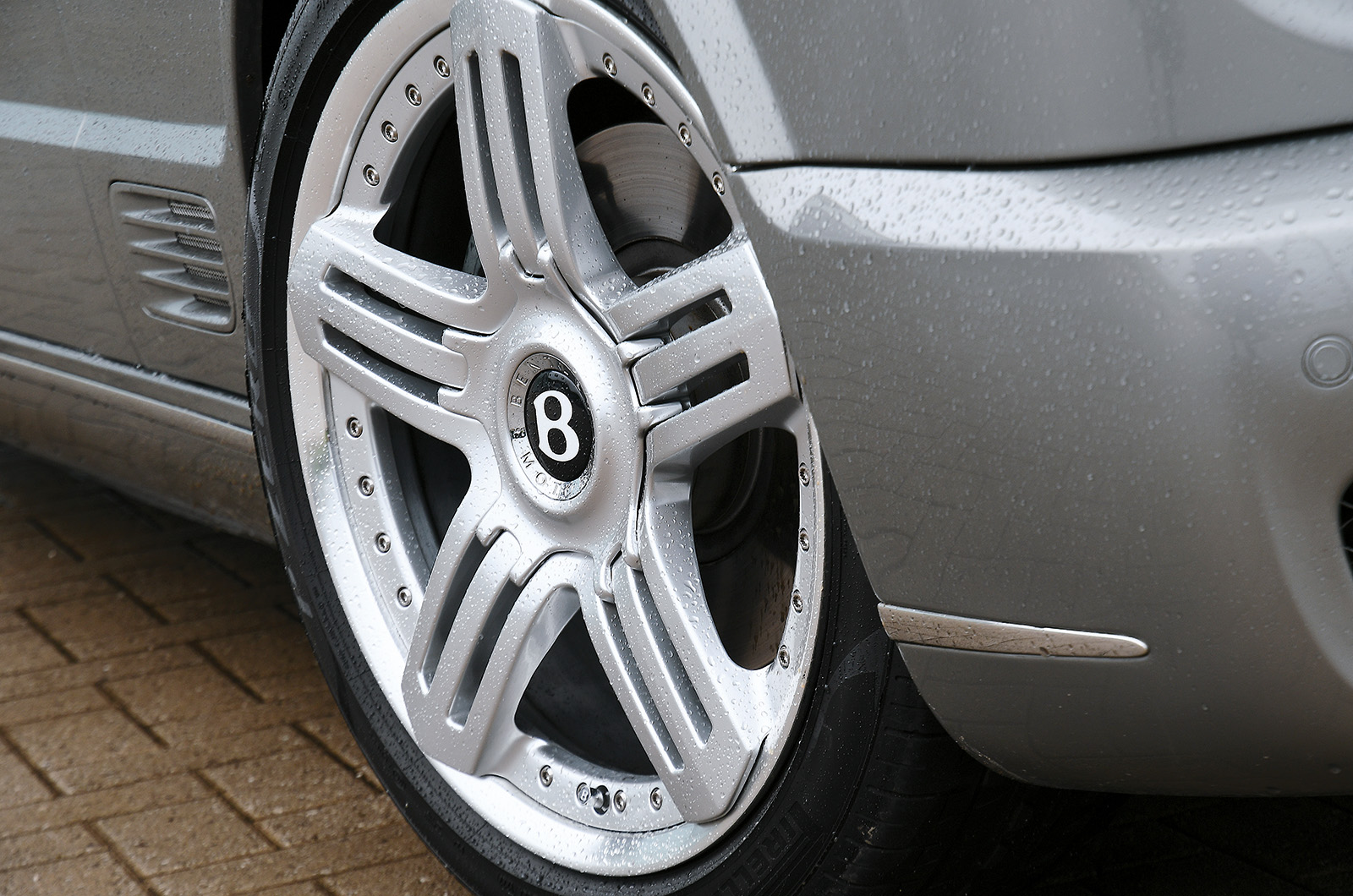 Classic & Sports Car – Bentley Continental R Mulliner, Brooklands and Azure T: a new era