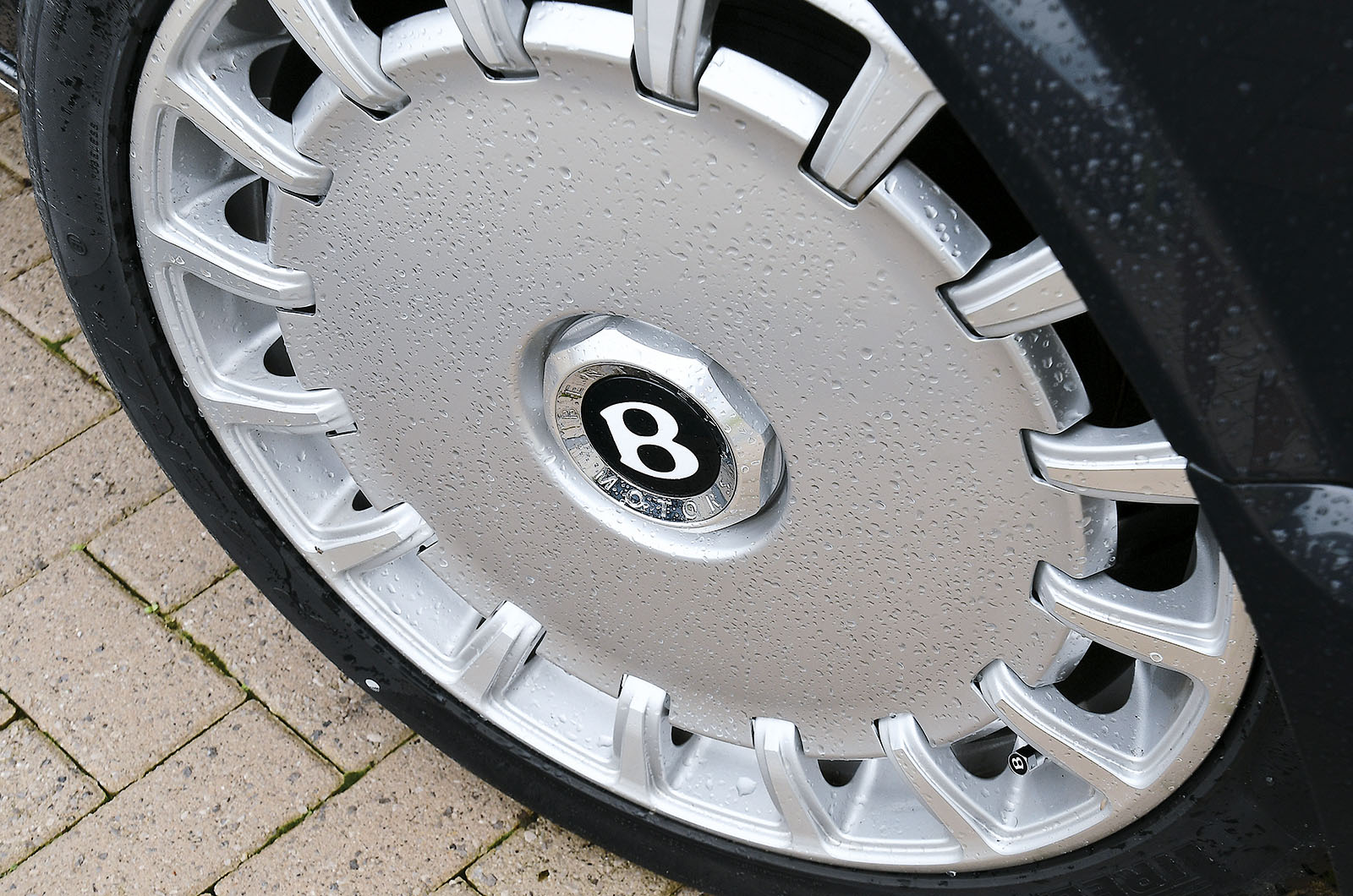 Classic & Sports Car – Bentley Continental R Mulliner, Brooklands and Azure T: a new era