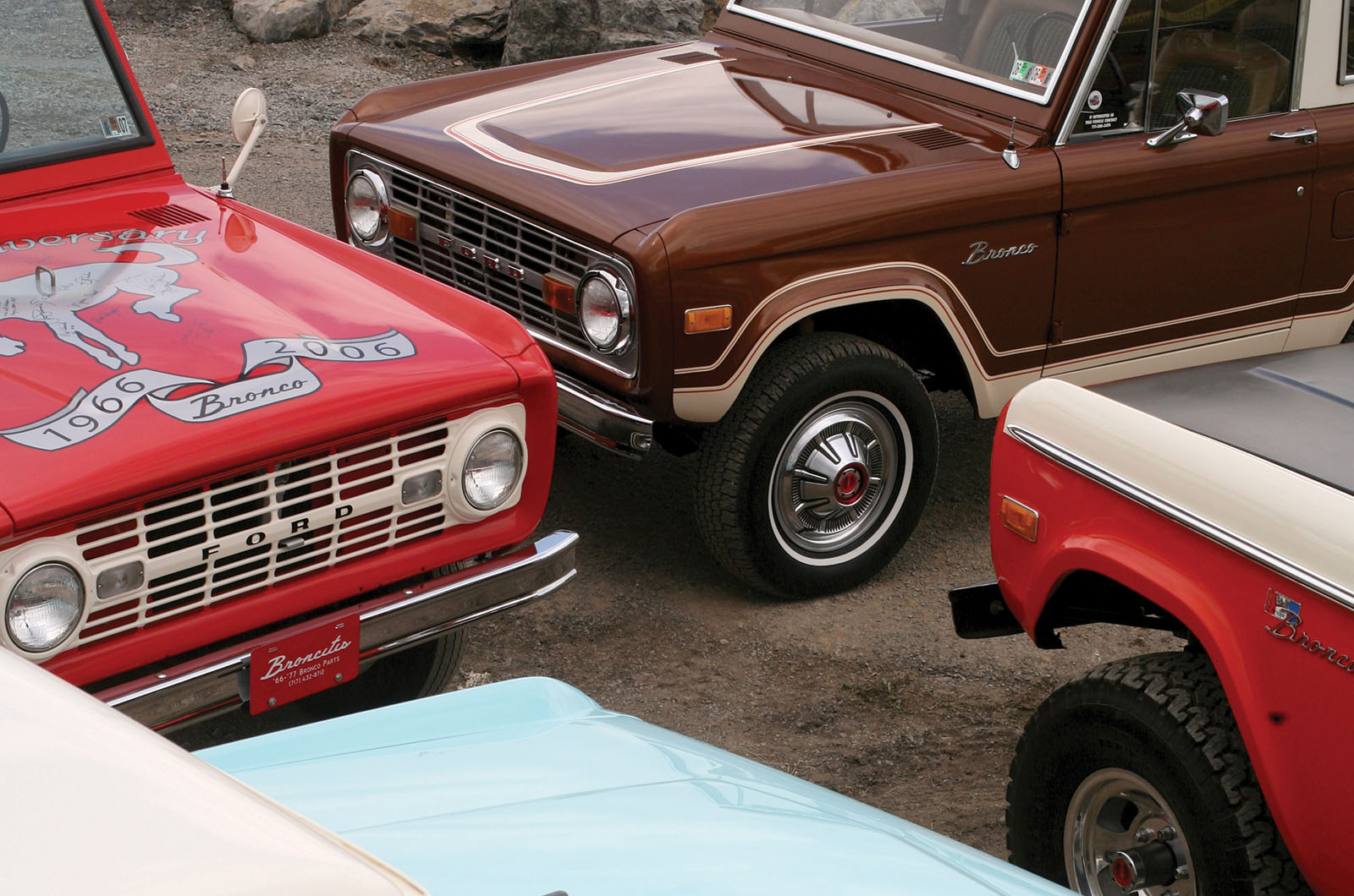Classic & Sports Car – Ford Bronco family: wild horses