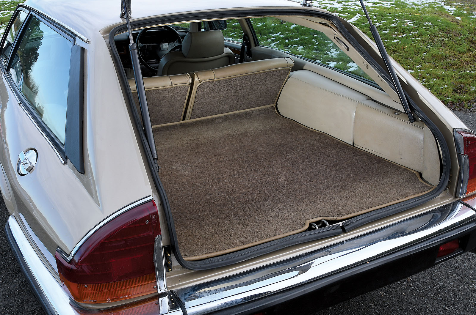 Classic & Sports Car – Jaguar XJ-S at 50: cream of the cats