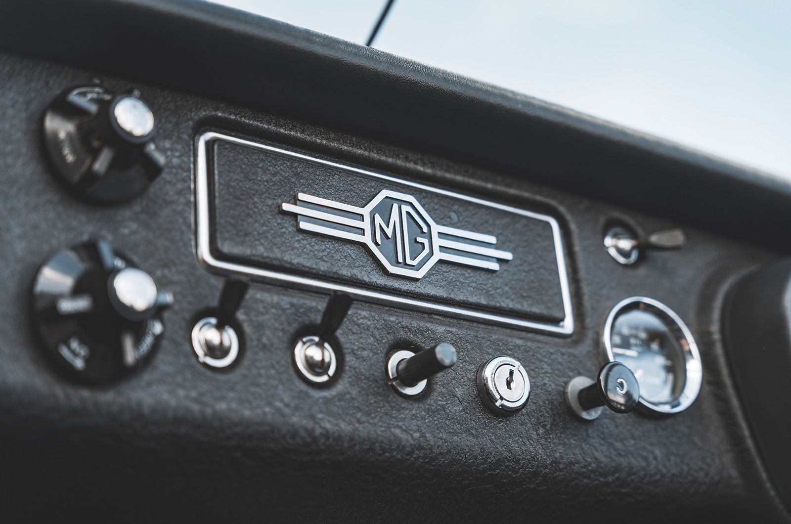 Classic & Sports Car – MGB vs rivals: six alternatives take on Abingdon’s classic champion