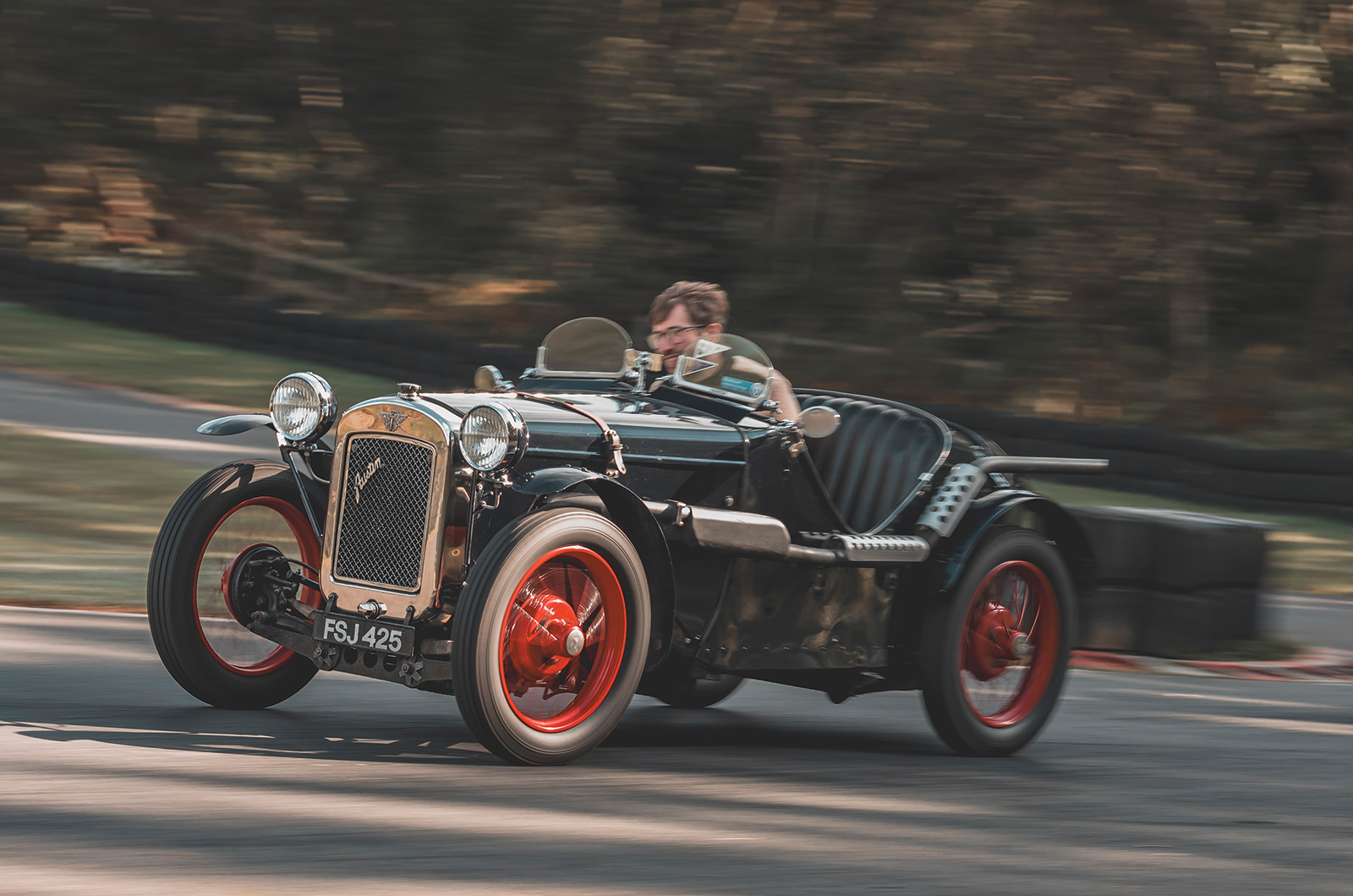 Classic & Sports Car – MGB vs rivals: six alternatives take on Abingdon’s classic champion