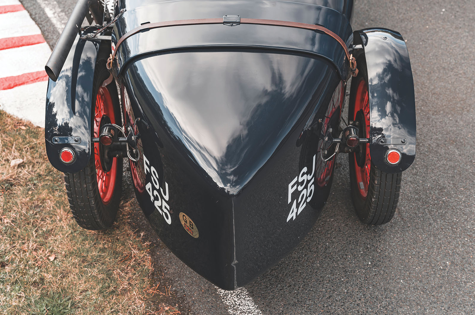 Classic & Sports Car – MGB vs rivals: six alternatives take on Abingdon’s classic champion