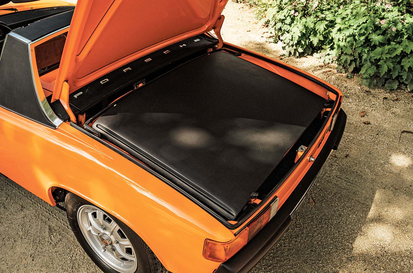 Classic & Sports Car – Porsche 914 1.7 vs Matra M530 LX: anything but ordinary