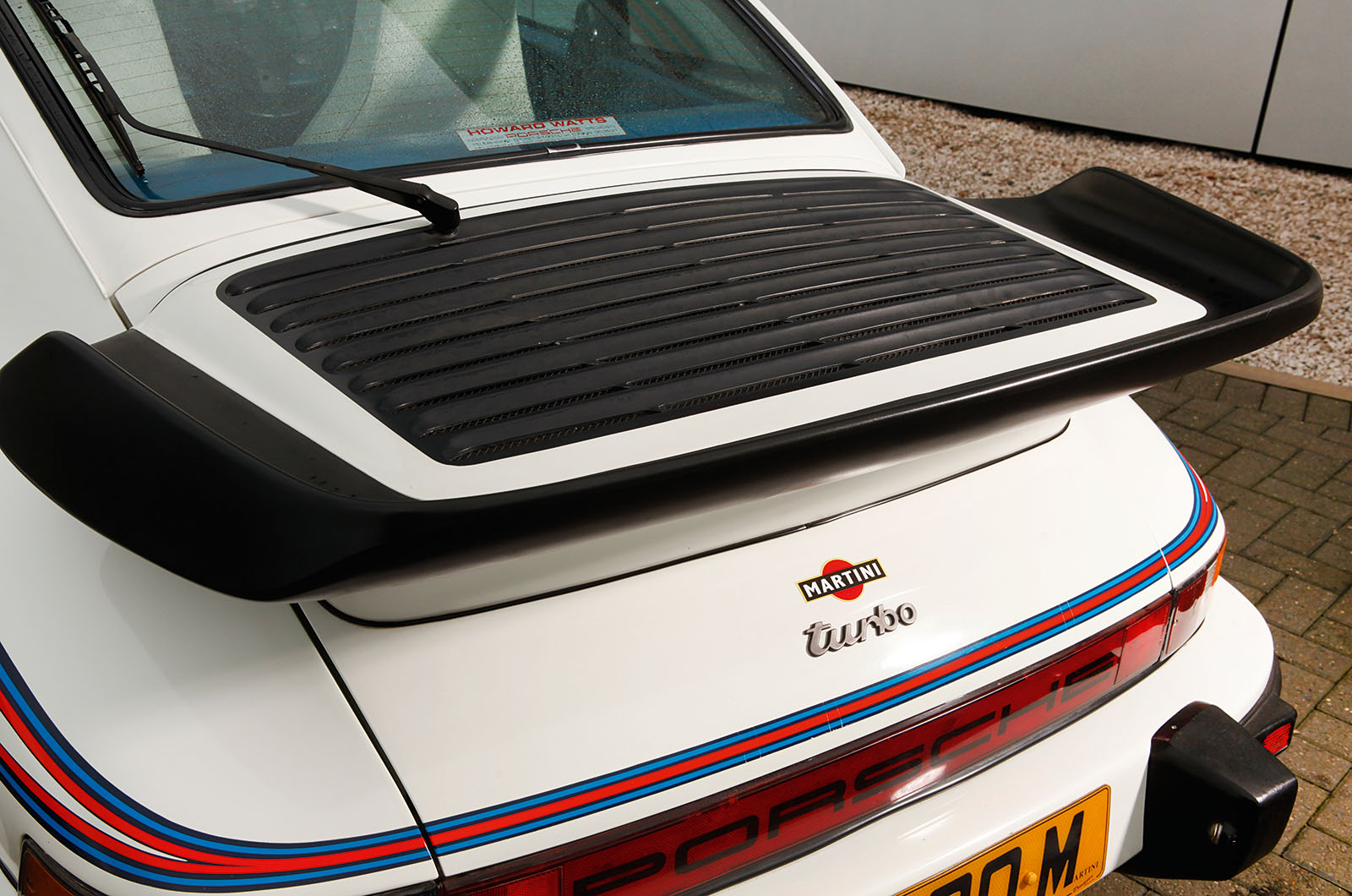 Classic & Sports Car – Porsche 911 Carrera RS 2.7 vs 930 turbo vs 959: extreme sports