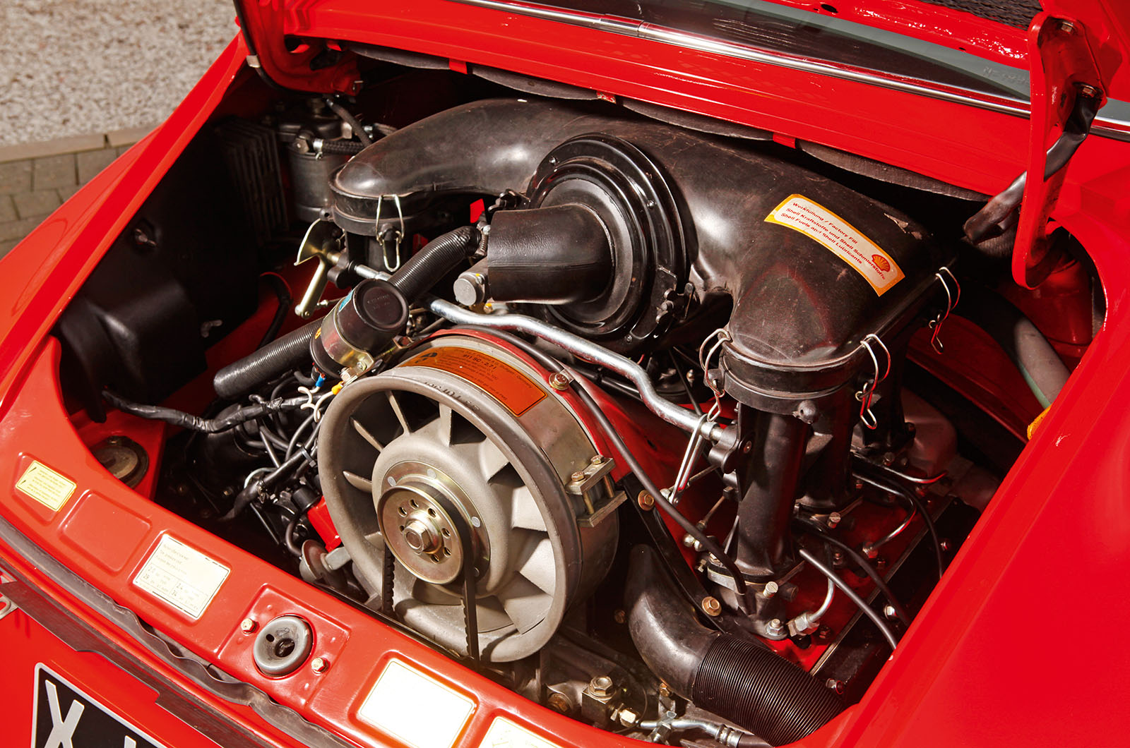 Classic & Sports Car – Porsche 911 Carrera RS 2.7 vs 930 turbo vs 959: extreme sports