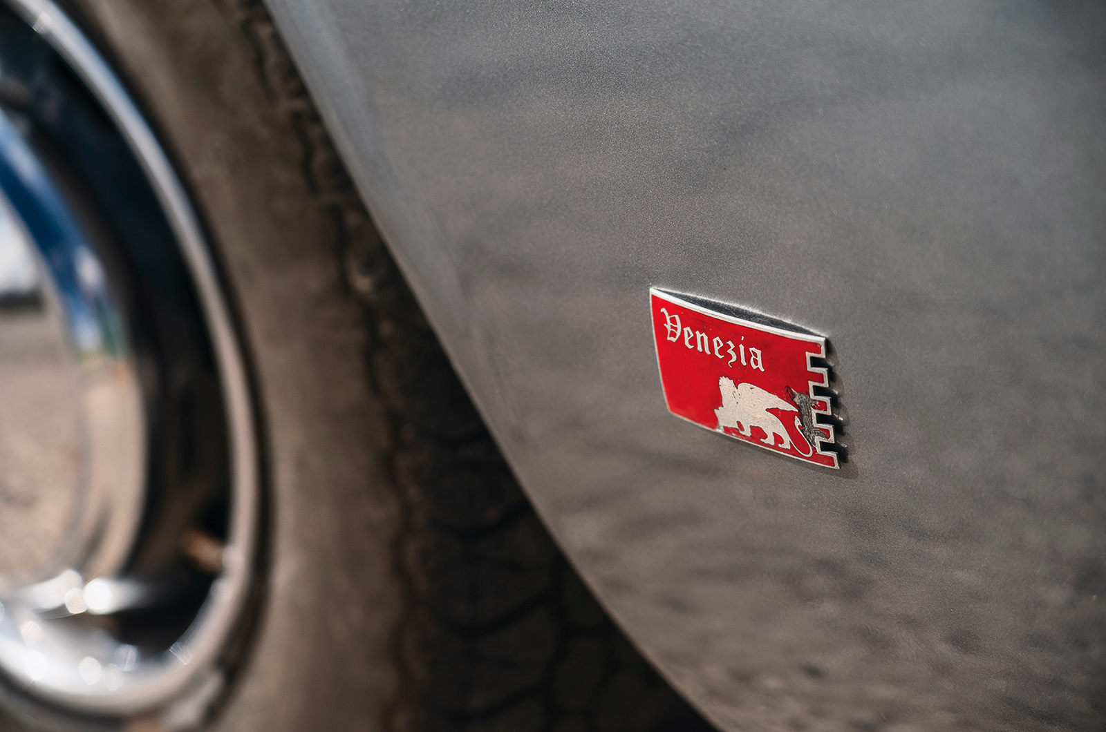 Classic & Sports Car – Triumph Italia 2000 vs Sunbeam Venezia: Latin lessons