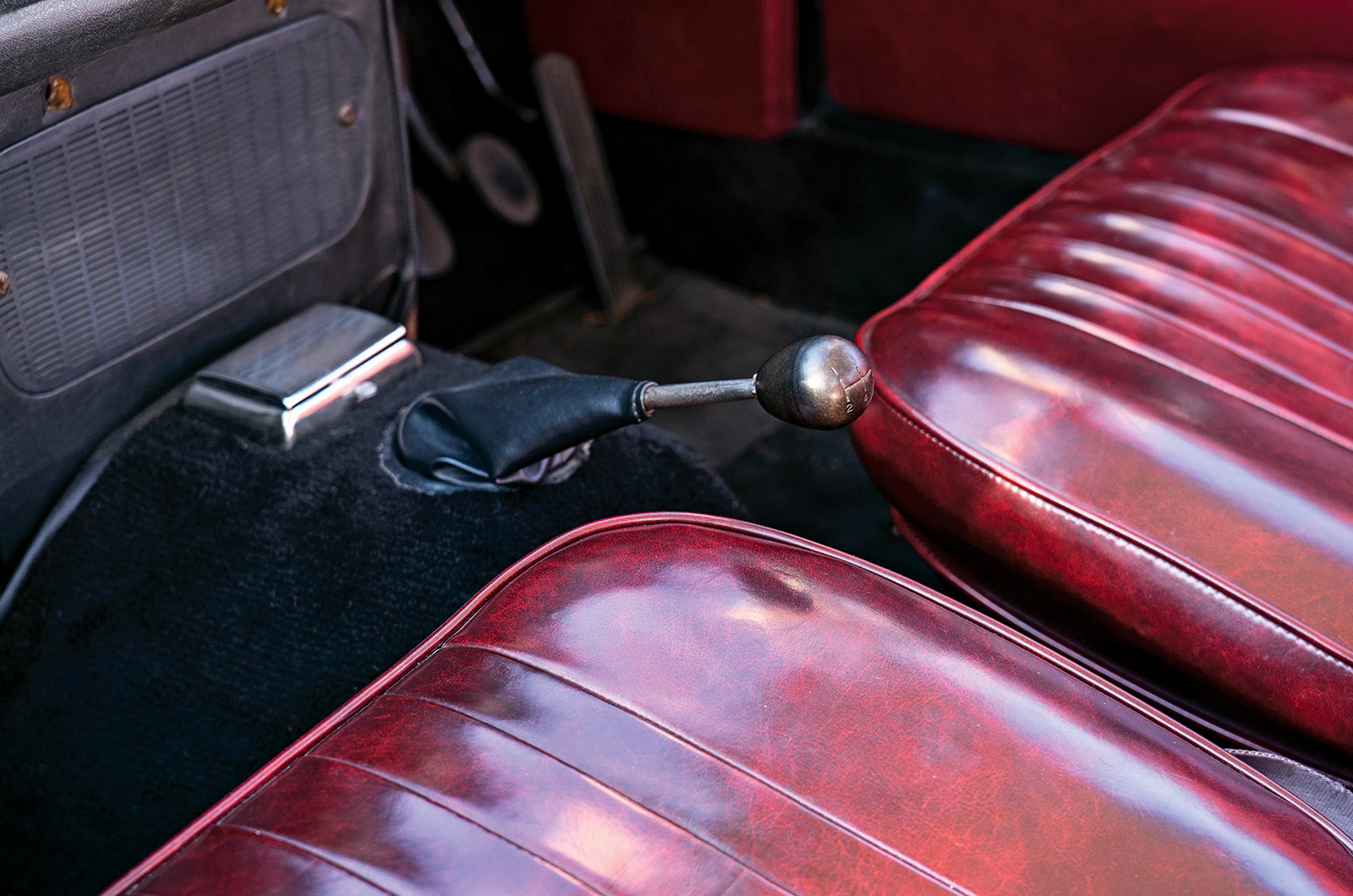 Classic & Sports Car – Triumph Italia 2000 vs Sunbeam Venezia: Latin lessons