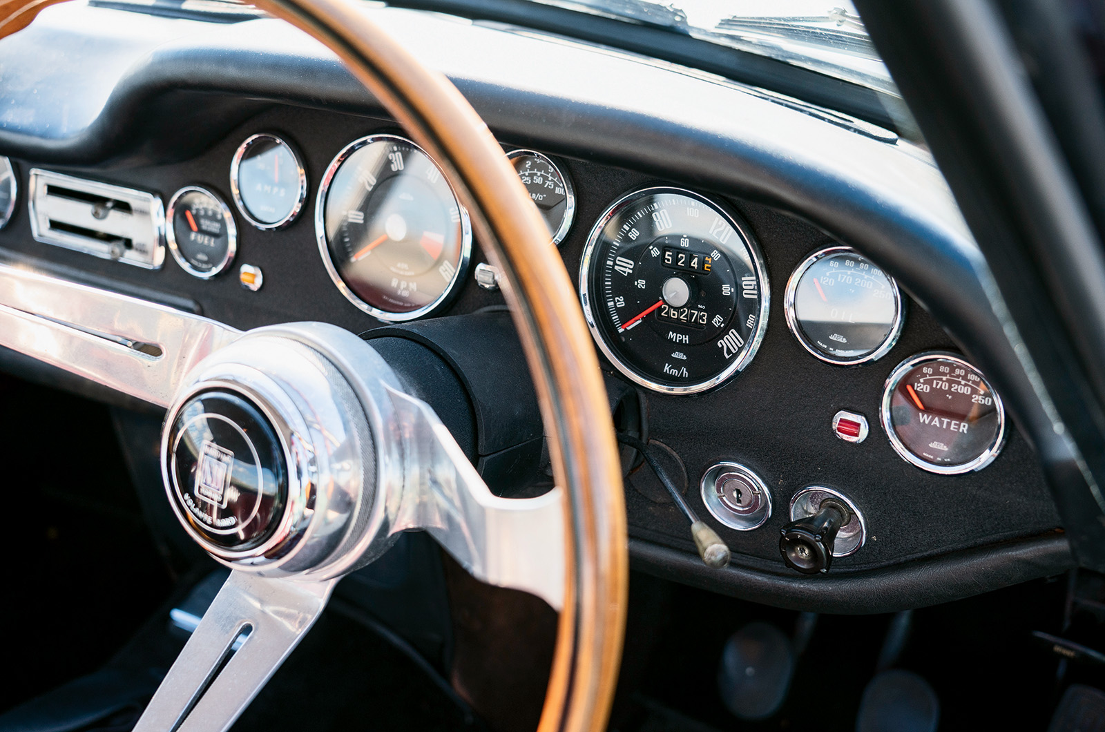 Classic & Sports Car – Triumph Italia 2000 vs Sunbeam Venezia: Latin lessons