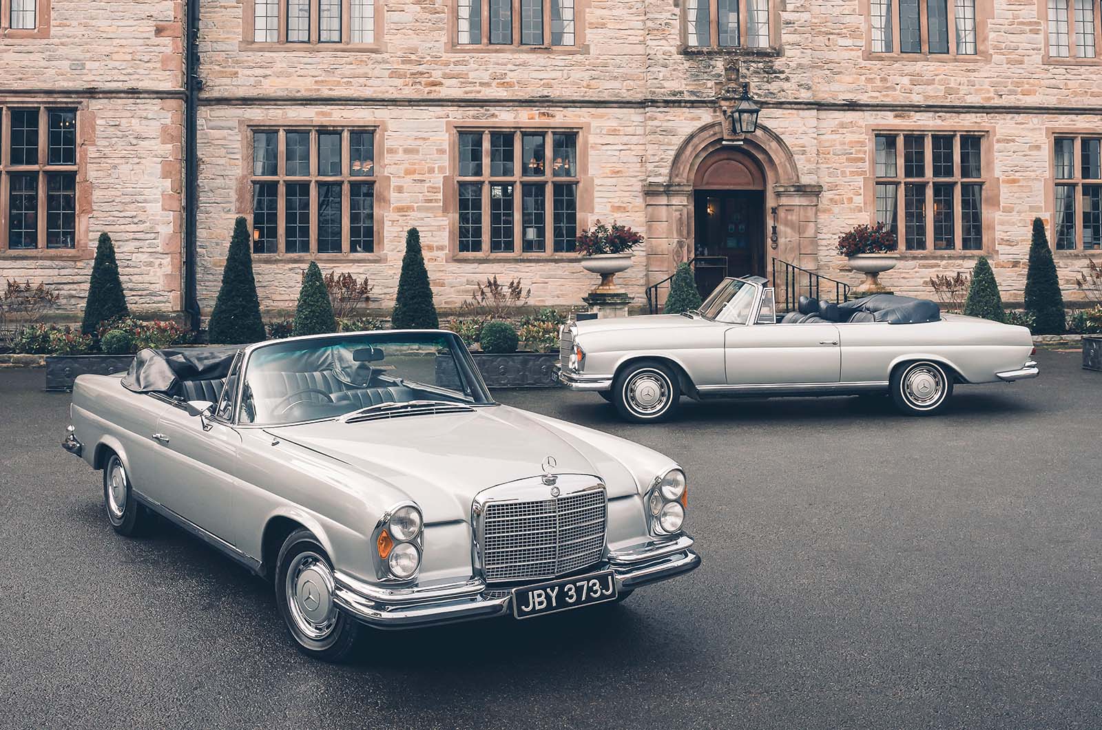 Classic & Sports Car – Mercedes-Benz 220SEb Cabriolet vs 280SE 3.5 Cabriolet: half-price glamour