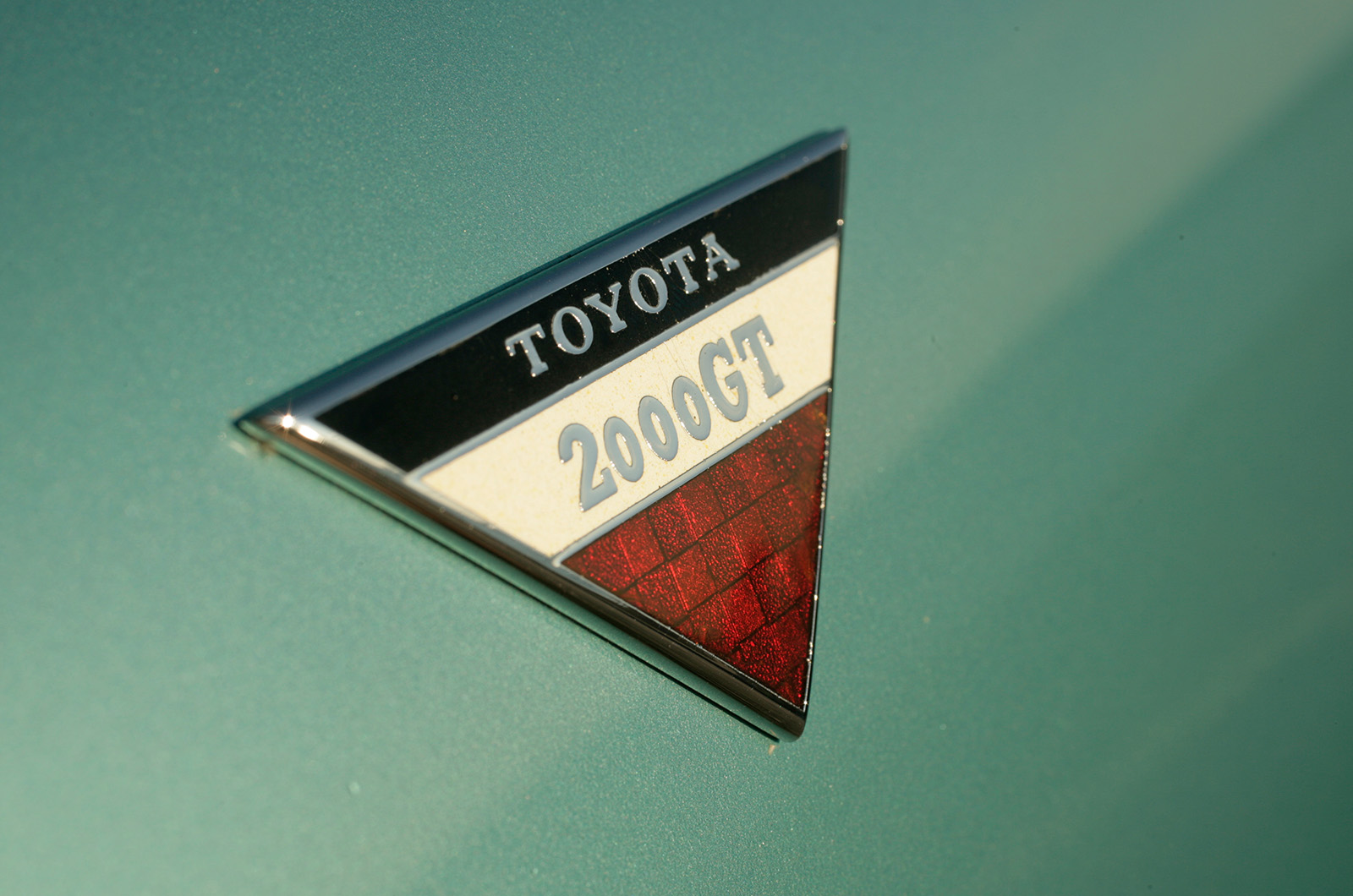 Classic & Sports Car – Toyota 2000GT: challenging the status quo