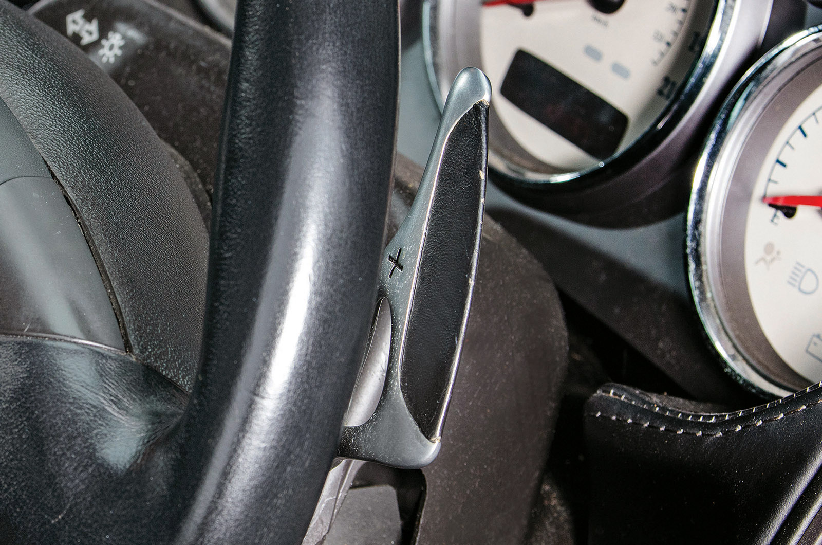 Classic & Sports Car – Buyer’s guide: Aston Martin V12 Vanquish