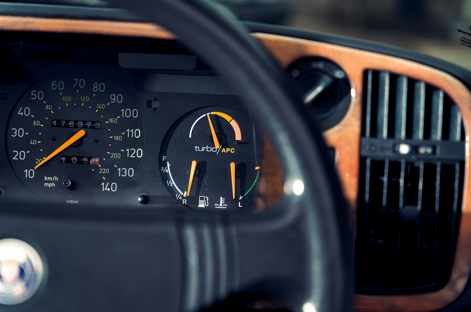 Classic & Sports Car – Saab 900s: safe as houses