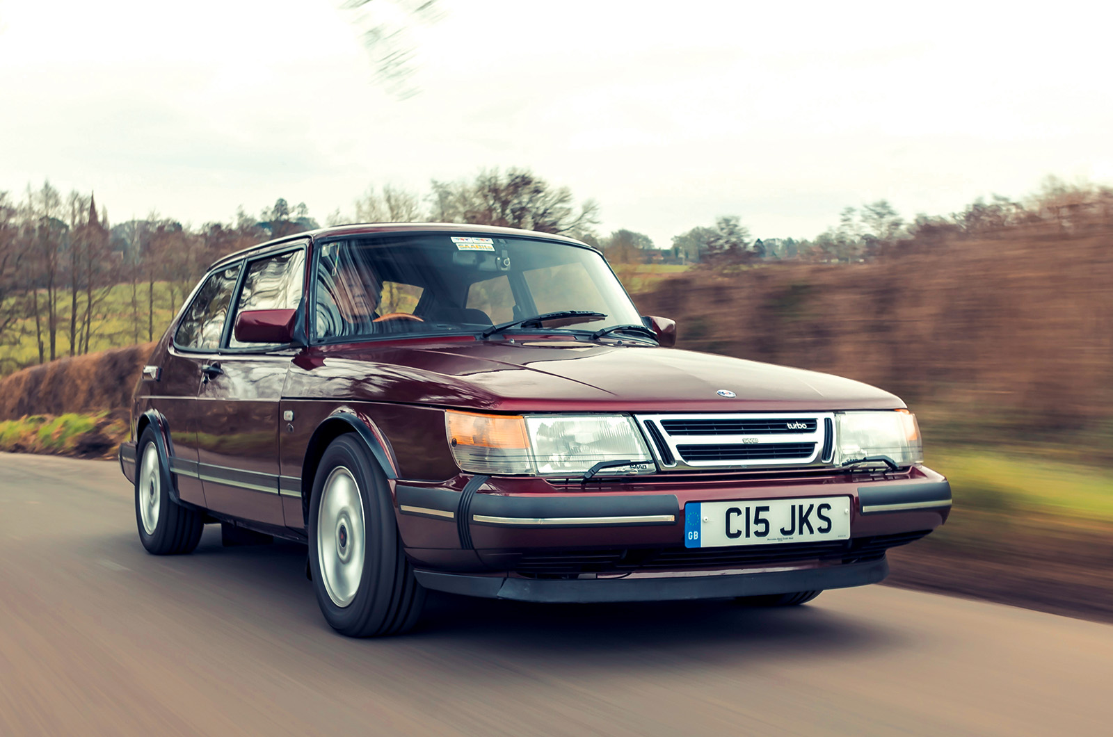 Classic & Sports Car – Saab 900s: safe as houses