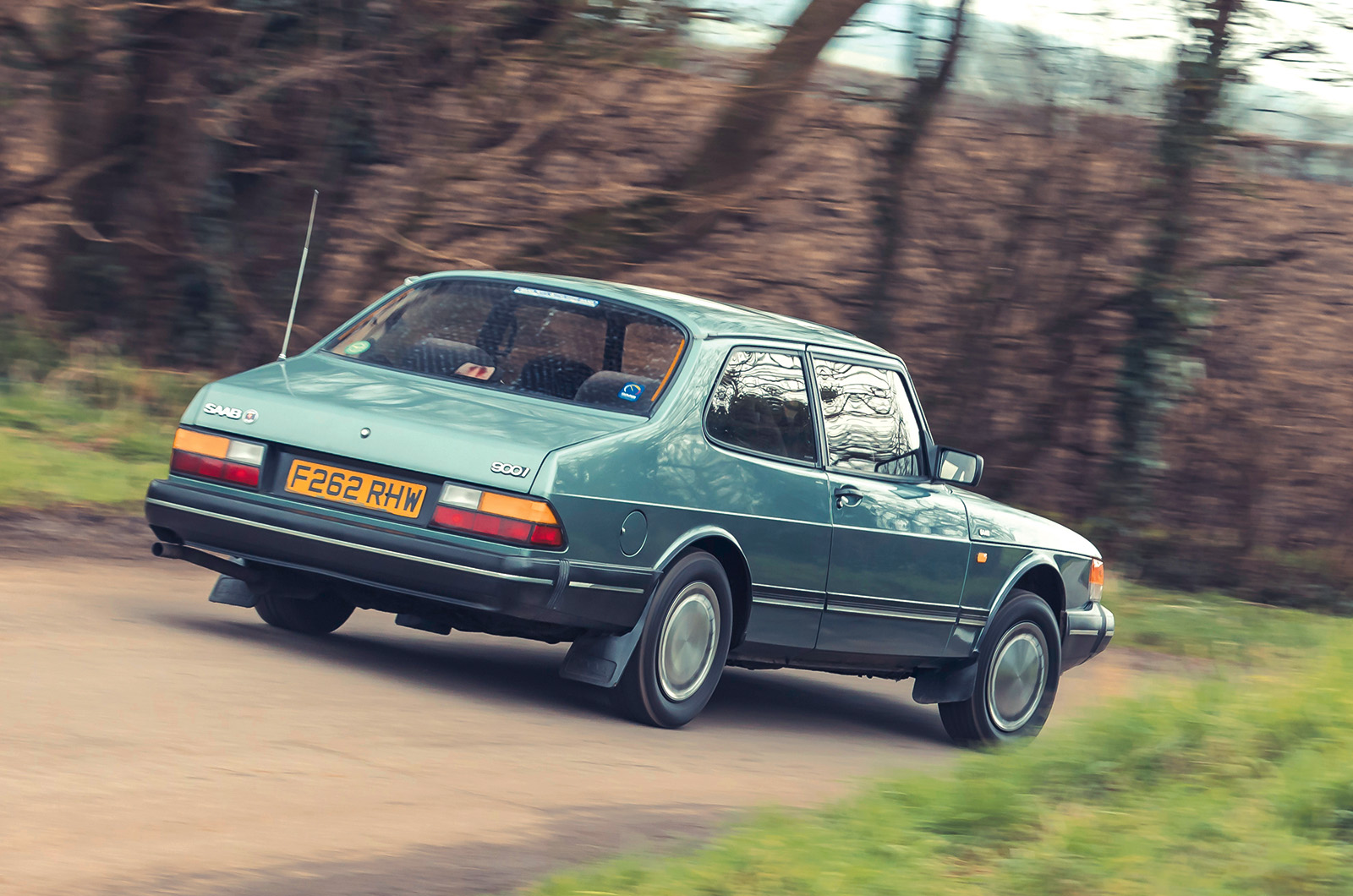 Classic & Sports Car – Saab 900s: safe as houses