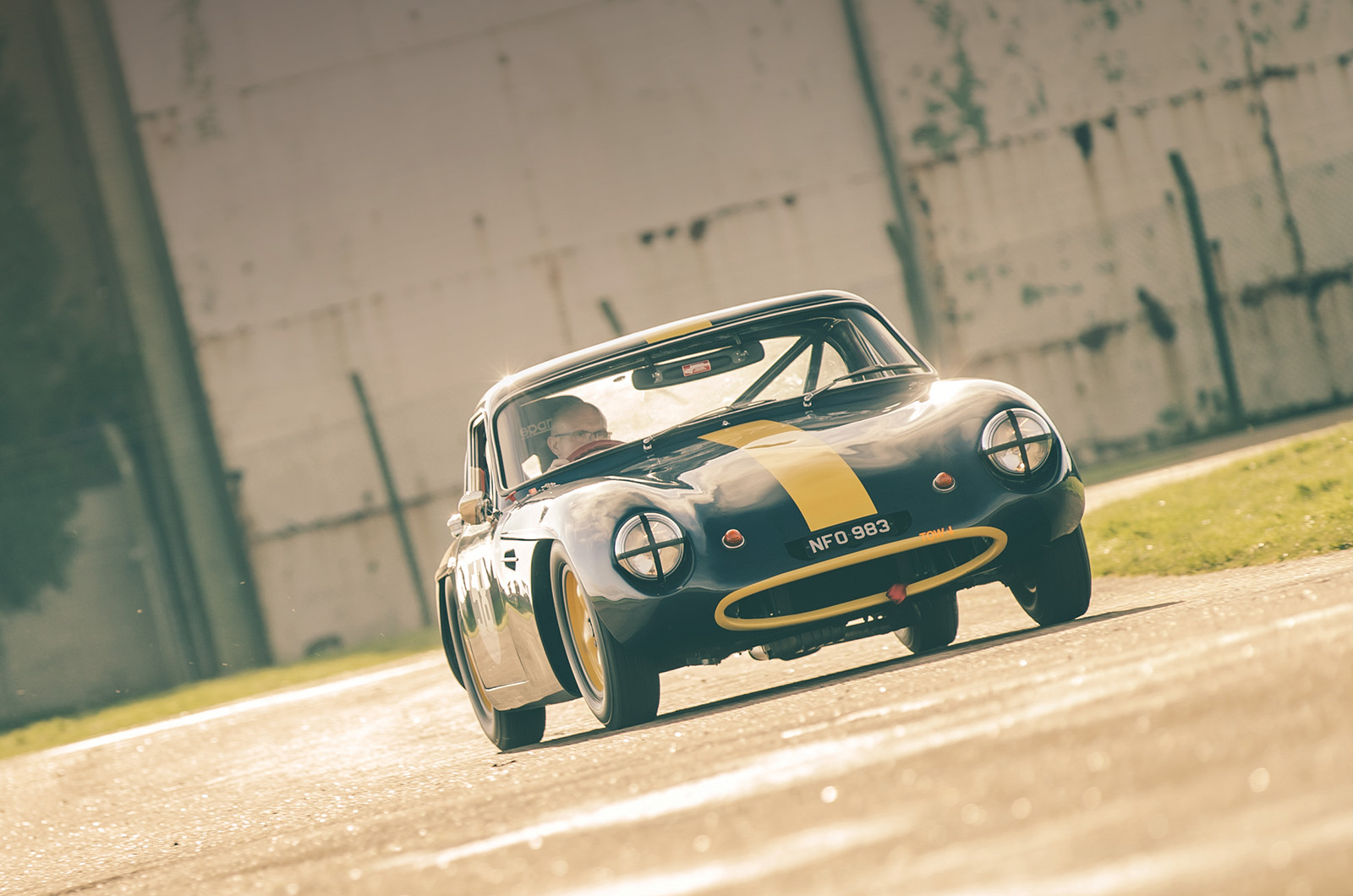Classic & Sports Car – TVR Grantura: slip-sliding away