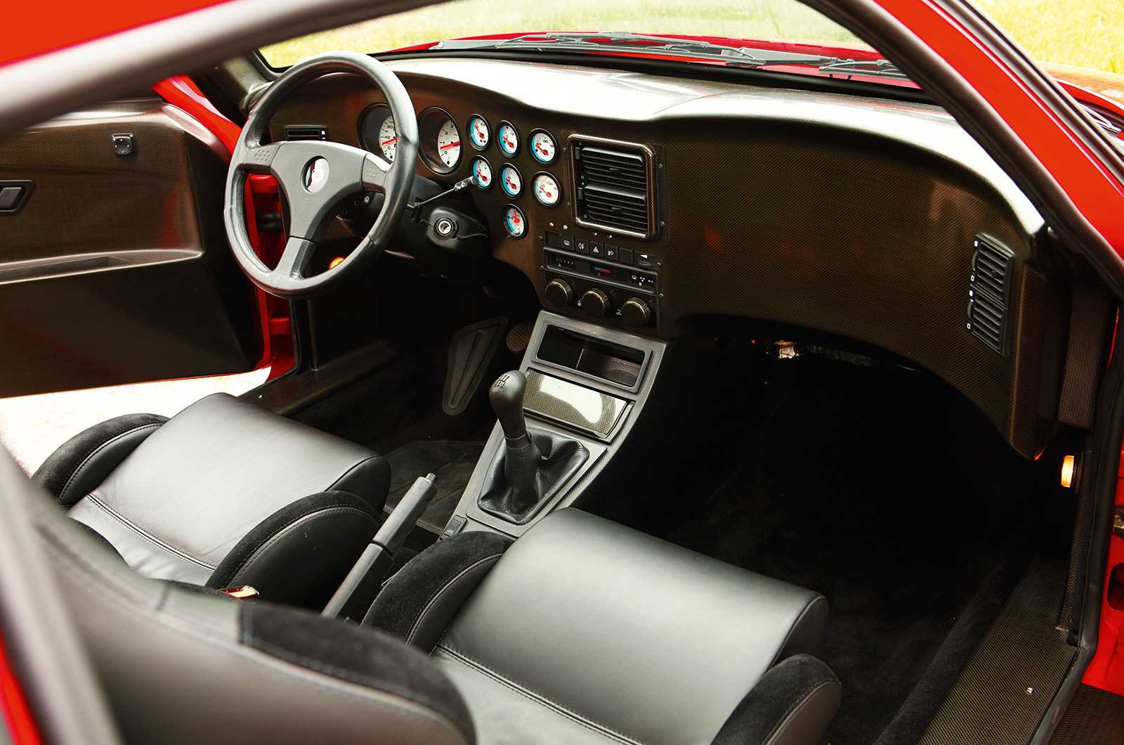 Classic & Sports Car – Audi Sport quattro vs Lancia Hyena: rally cars reinvented