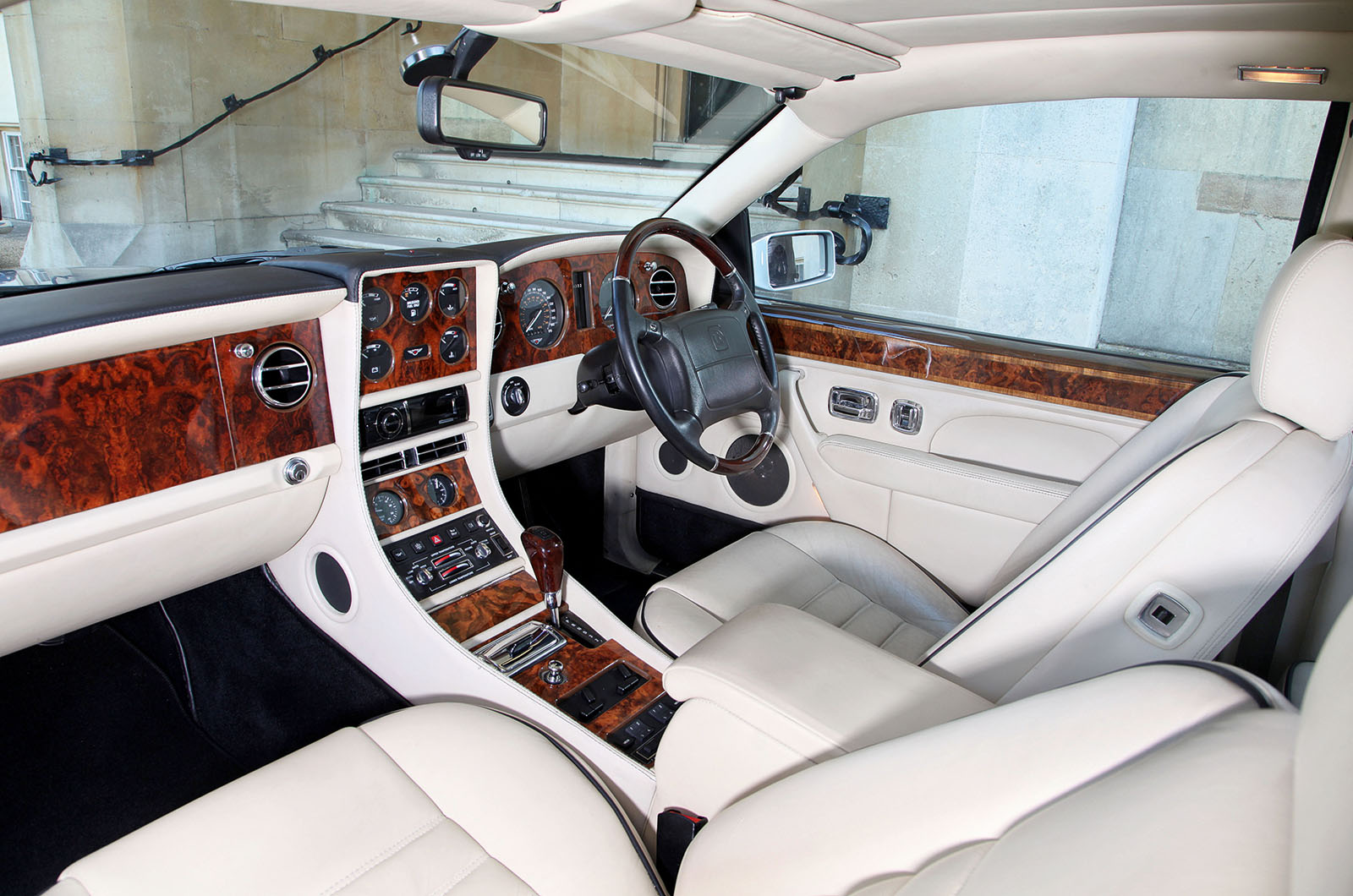 Classic & Sports Car – Bentley Continentals: style, speed and luxury