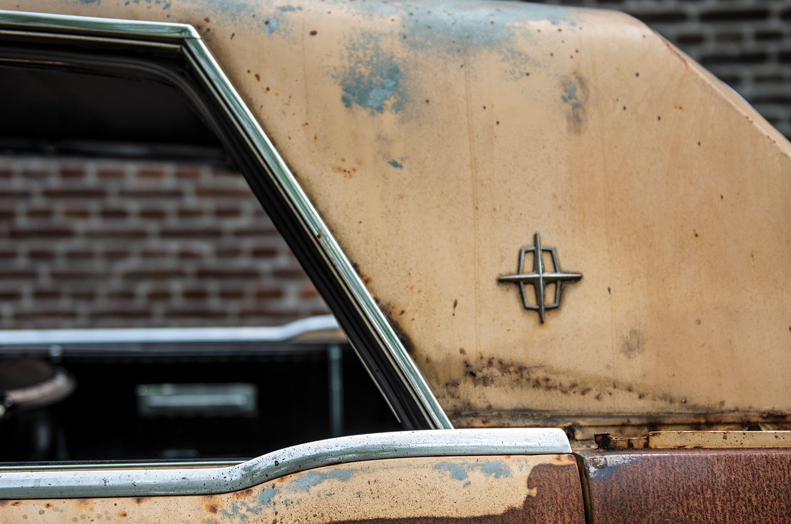 Classic & Sports Car – Lincoln, Buick and Packard: rust in peace