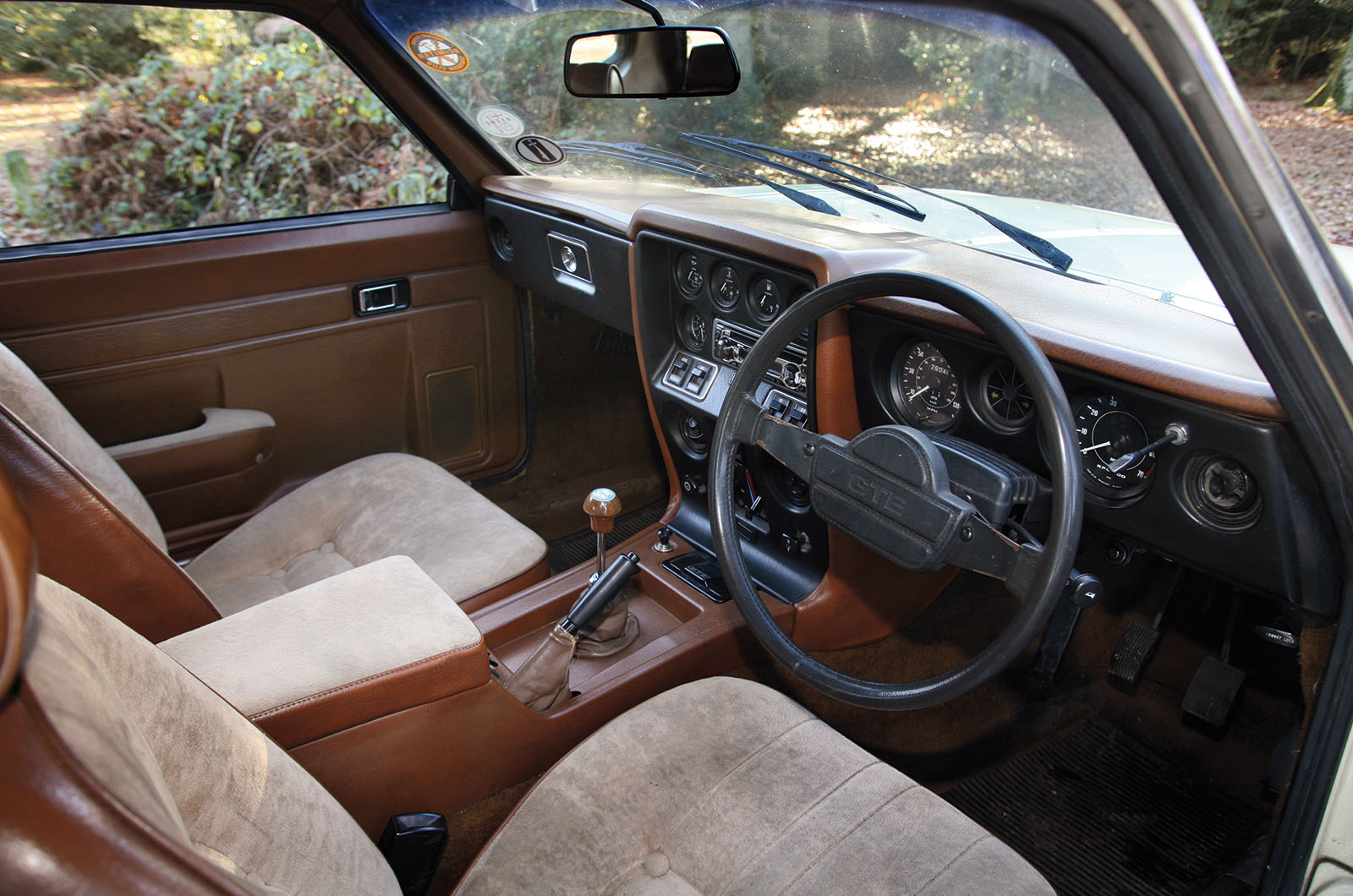 Classic & Sports Car – MGB GT vs Triumph TR7 vs Reliant Scimitar GTE: all-weather heroes