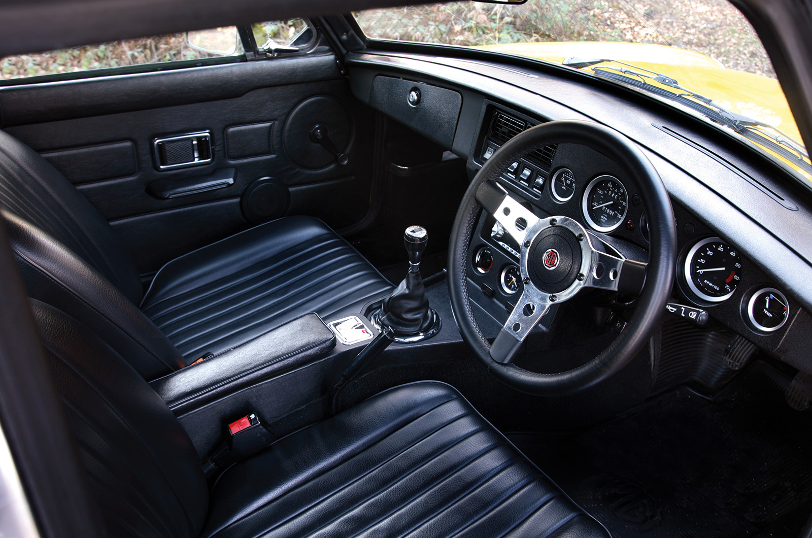 Classic & Sports Car – MGB GT vs Triumph TR7 vs Reliant Scimitar GTE: all-weather heroes