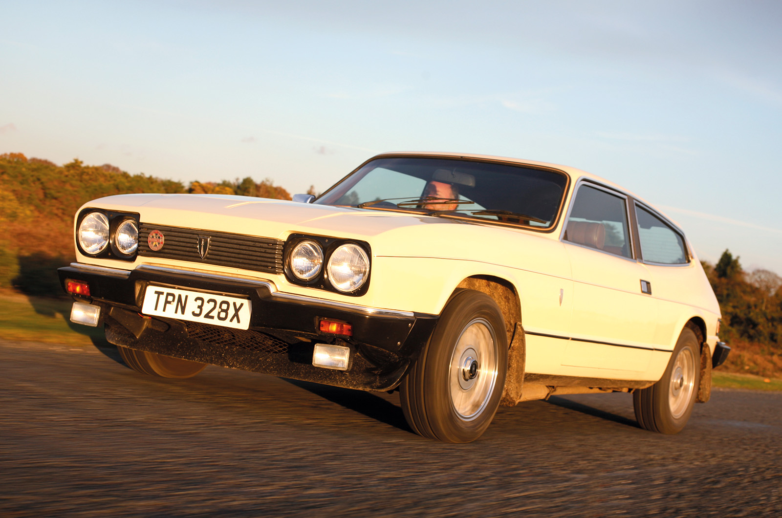 Classic & Sports Car – MGB GT vs Triumph TR7 vs Reliant Scimitar GTE: all-weather heroes