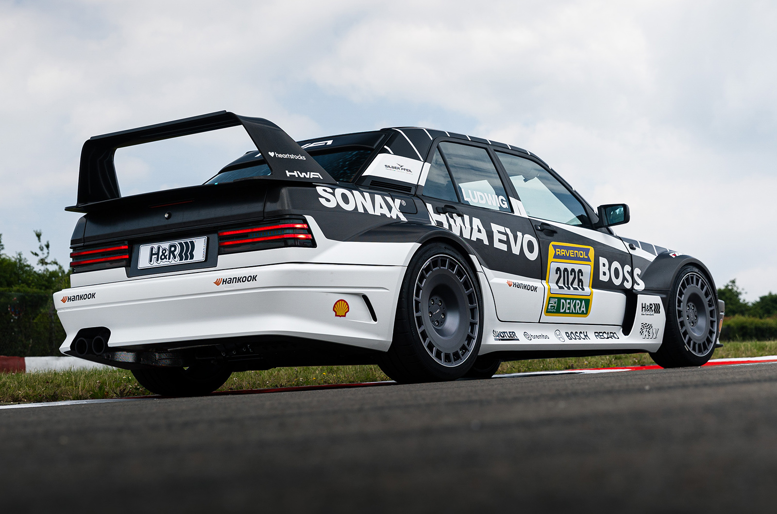 Classic & Sports Car – Mercedes-Benz 190E’s racing return in 2026 