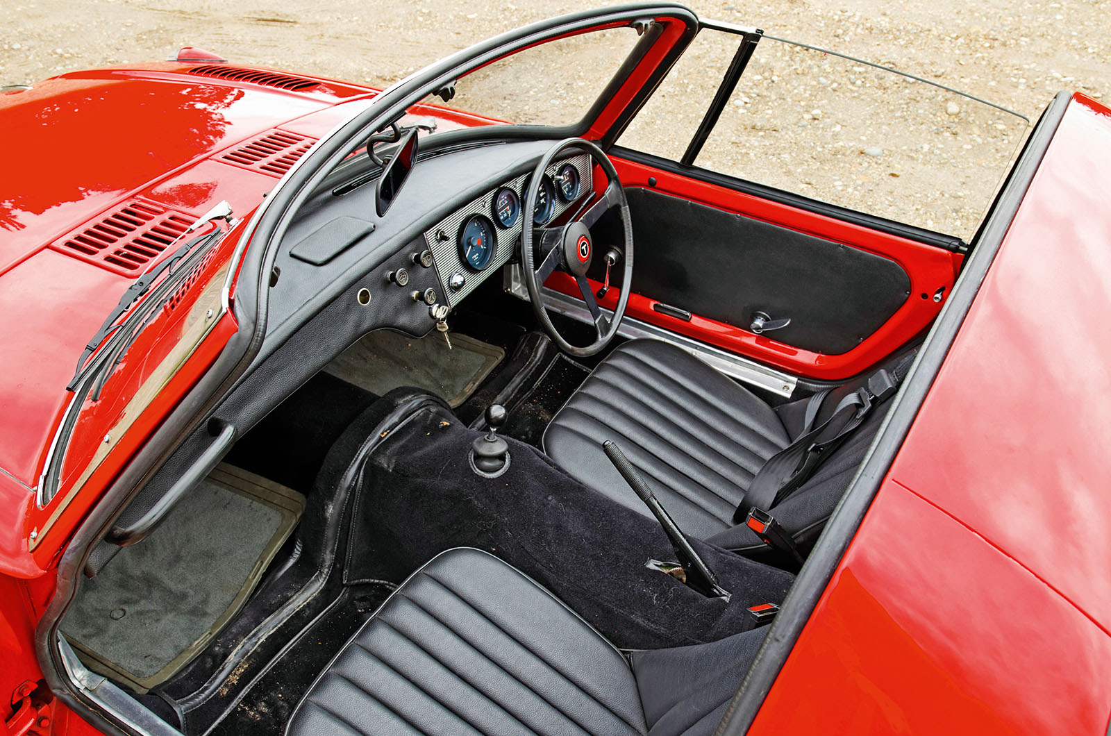 Classic & Sports Car – Austin-Healey Sprite vs Toyota Sports 800 vs Fiat 850 Sport Spider: the little league