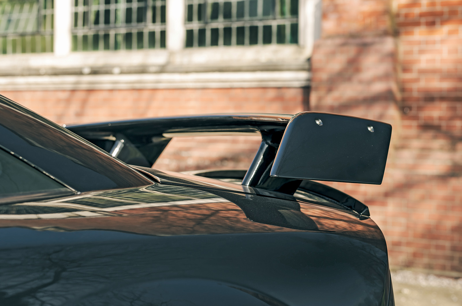 Classic & Sports Car – MG XPower SV vs Shelby Mustang GT: transatlantic battle