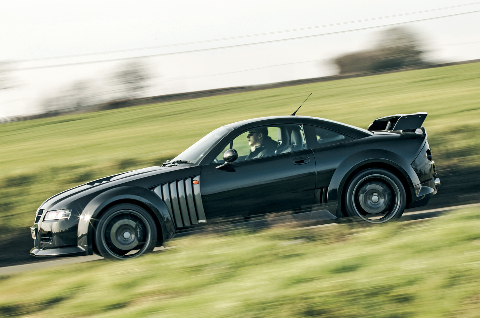 Classic & Sports Car – MG XPower SV vs Shelby Mustang GT: transatlantic battle