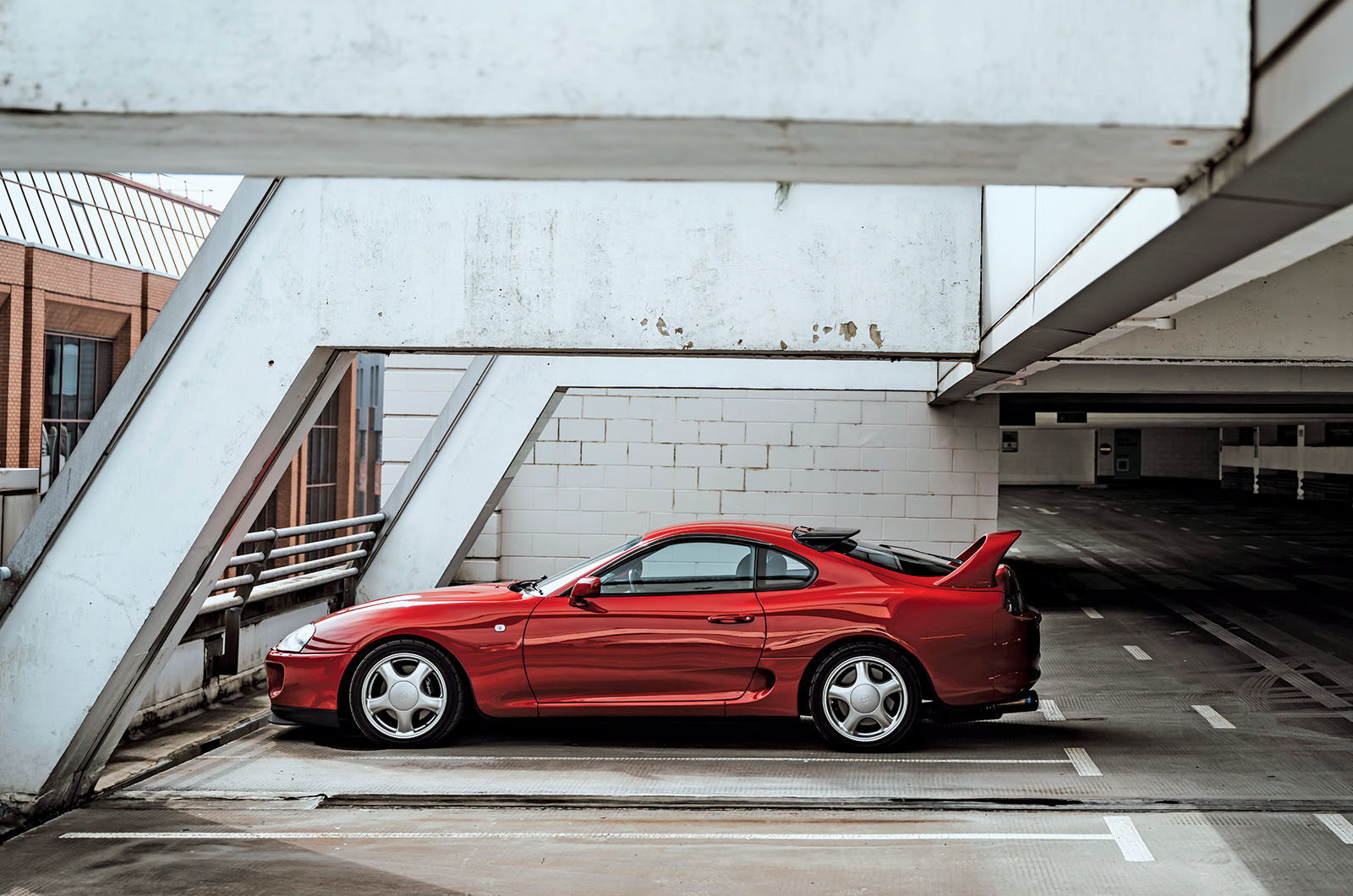 Classic & Sports Car – Toyota Supra vs Nissan Skyline GT-R vs Honda S2000: fast, furious and fantastic