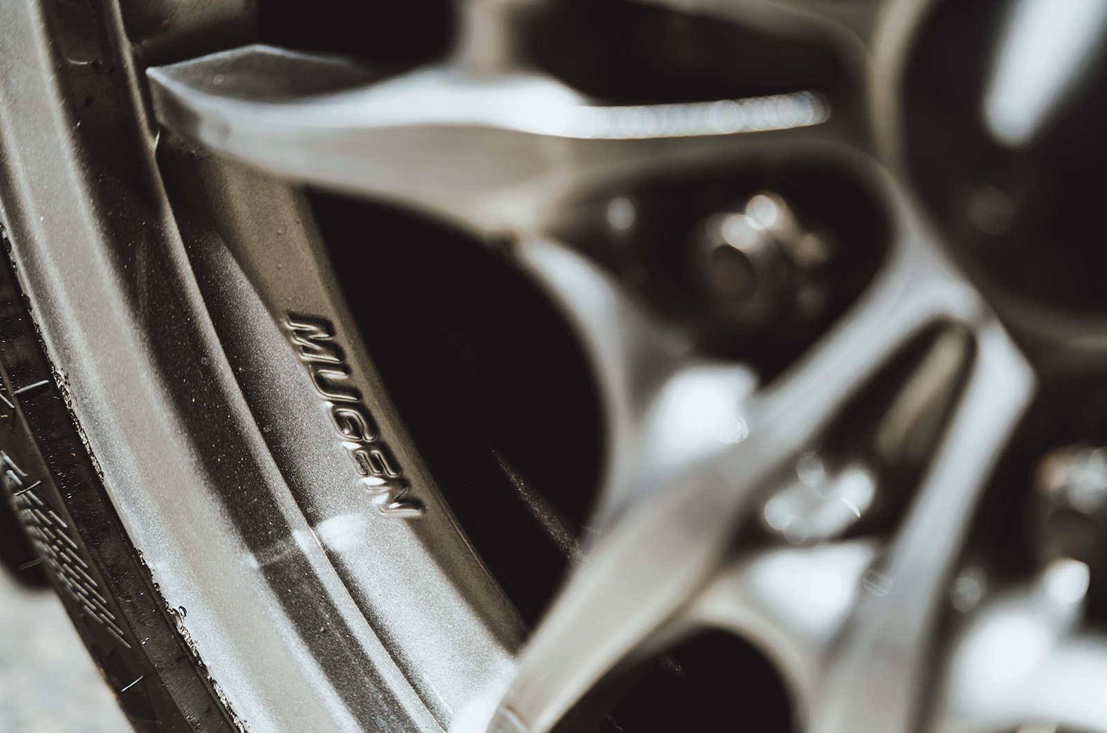 Classic & Sports Car – Toyota Supra vs Nissan Skyline GT-R vs Honda S2000: fast, furious and fantastic