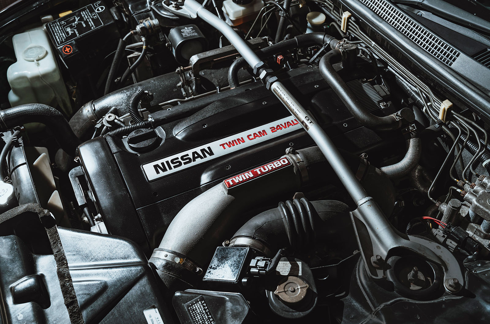 Classic & Sports Car – Toyota Supra vs Nissan Skyline GT-R vs Honda S2000: fast, furious and fantastic