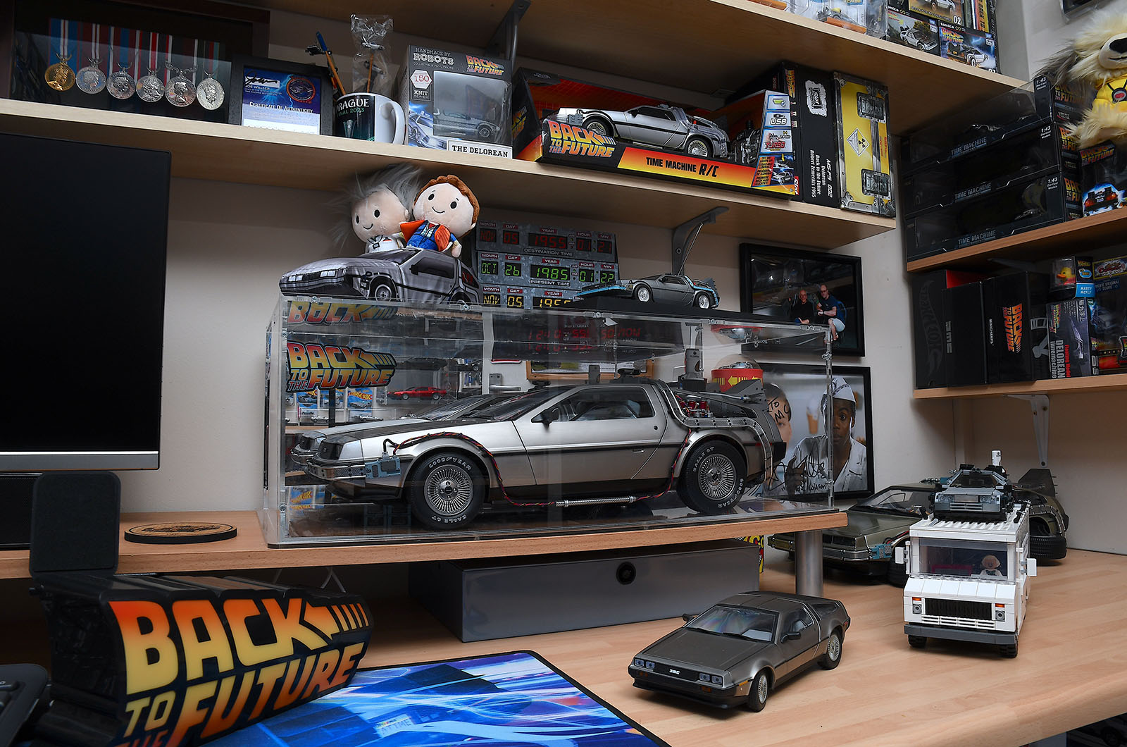 Classic & Sports Car – Also in my garage: De Lorean DMC-12 memorabilia