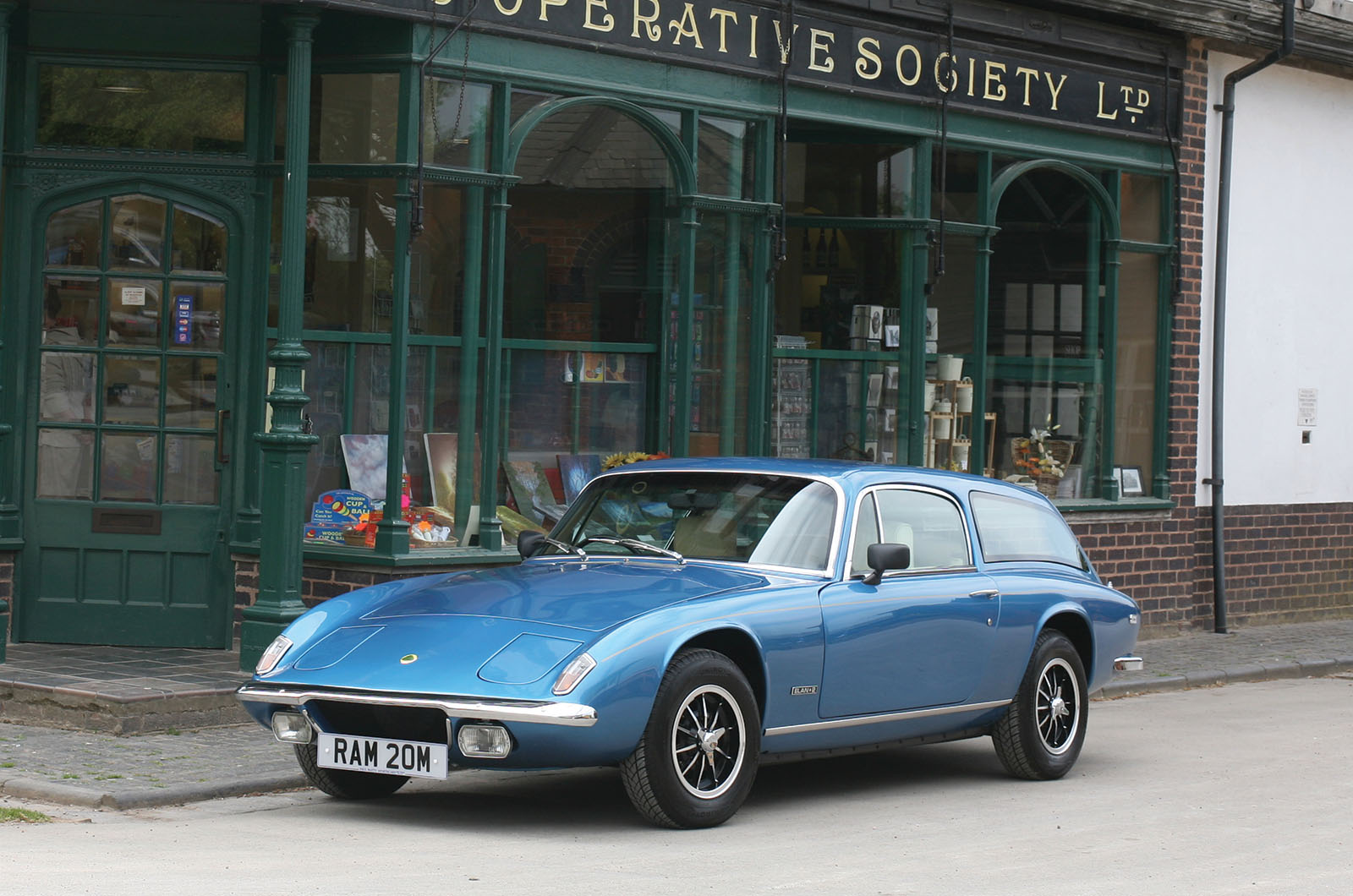 Classic & Sports Car – Lotus Estralle: how to make a family-friendly Elan